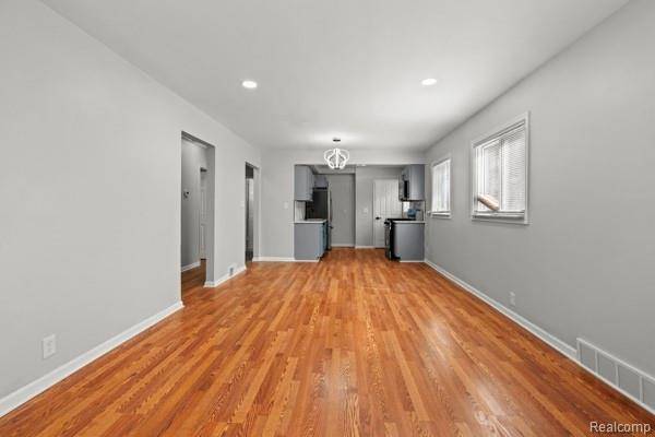 Detroit, MI 48219,19460 Burgess