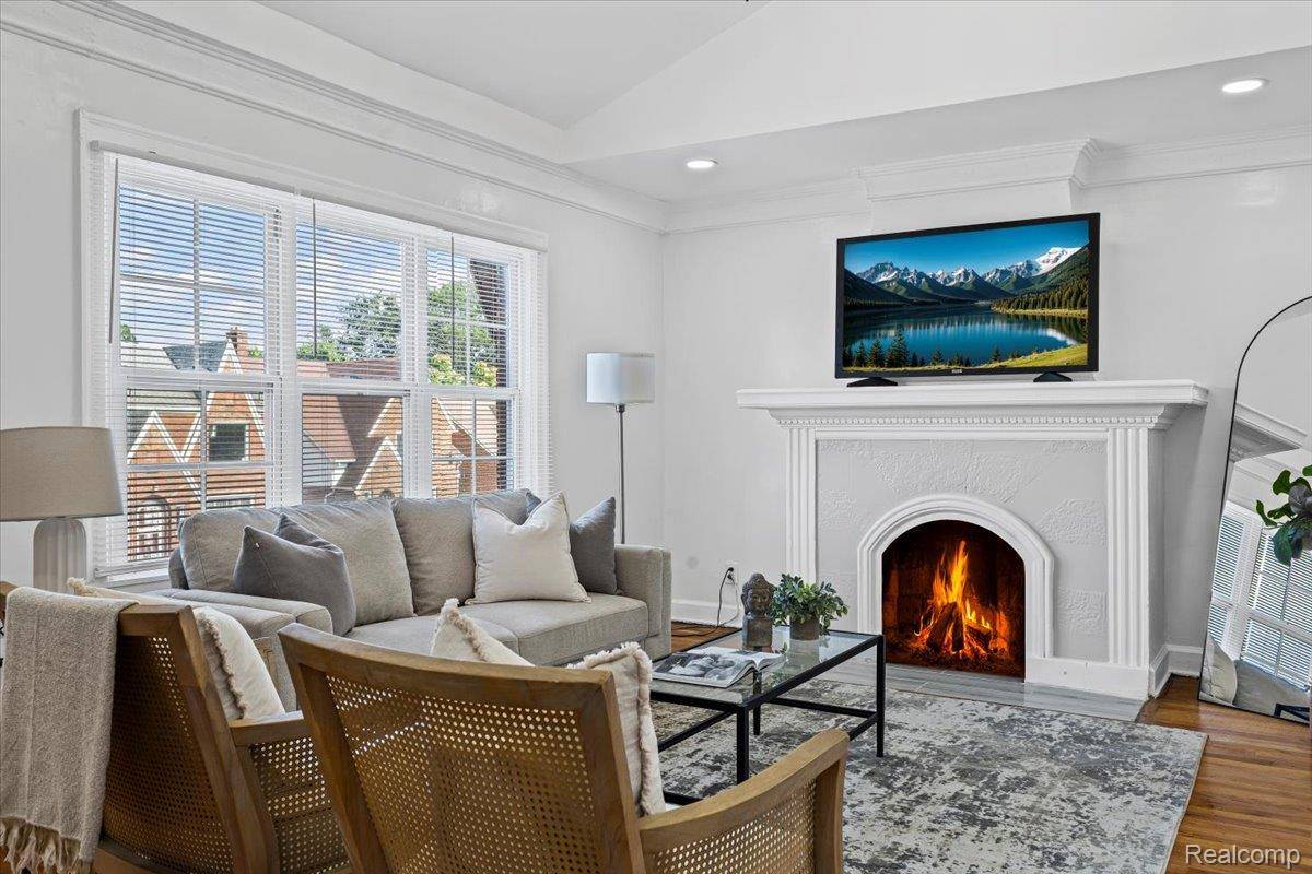 Detroit, MI 48221,17379 Stoepel ST