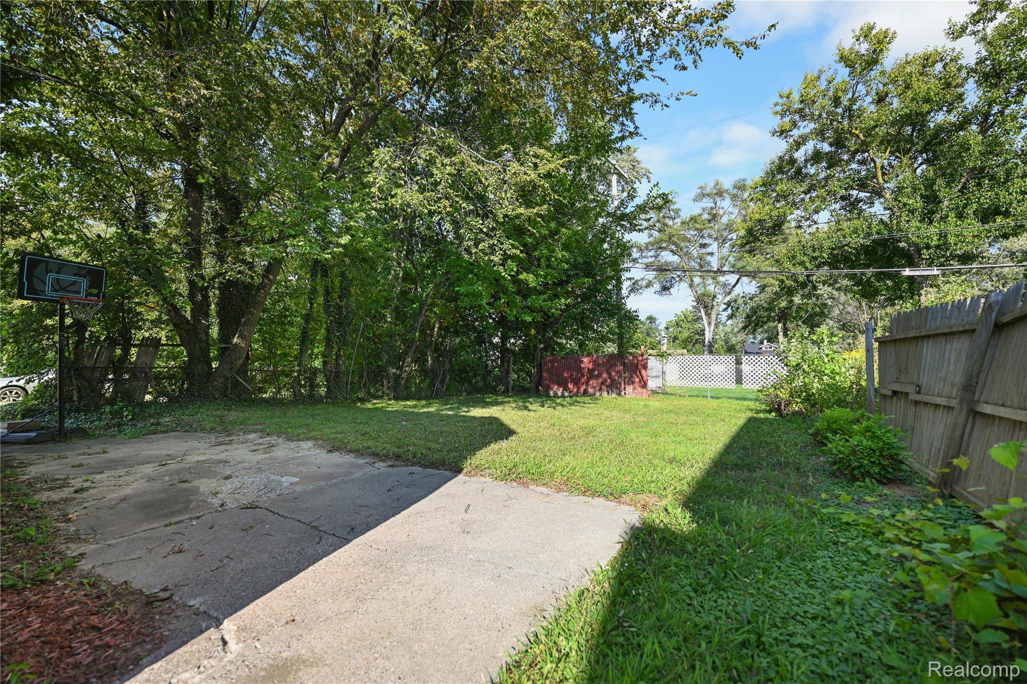 Detroit, MI 48235,19160 Gilchrist ST