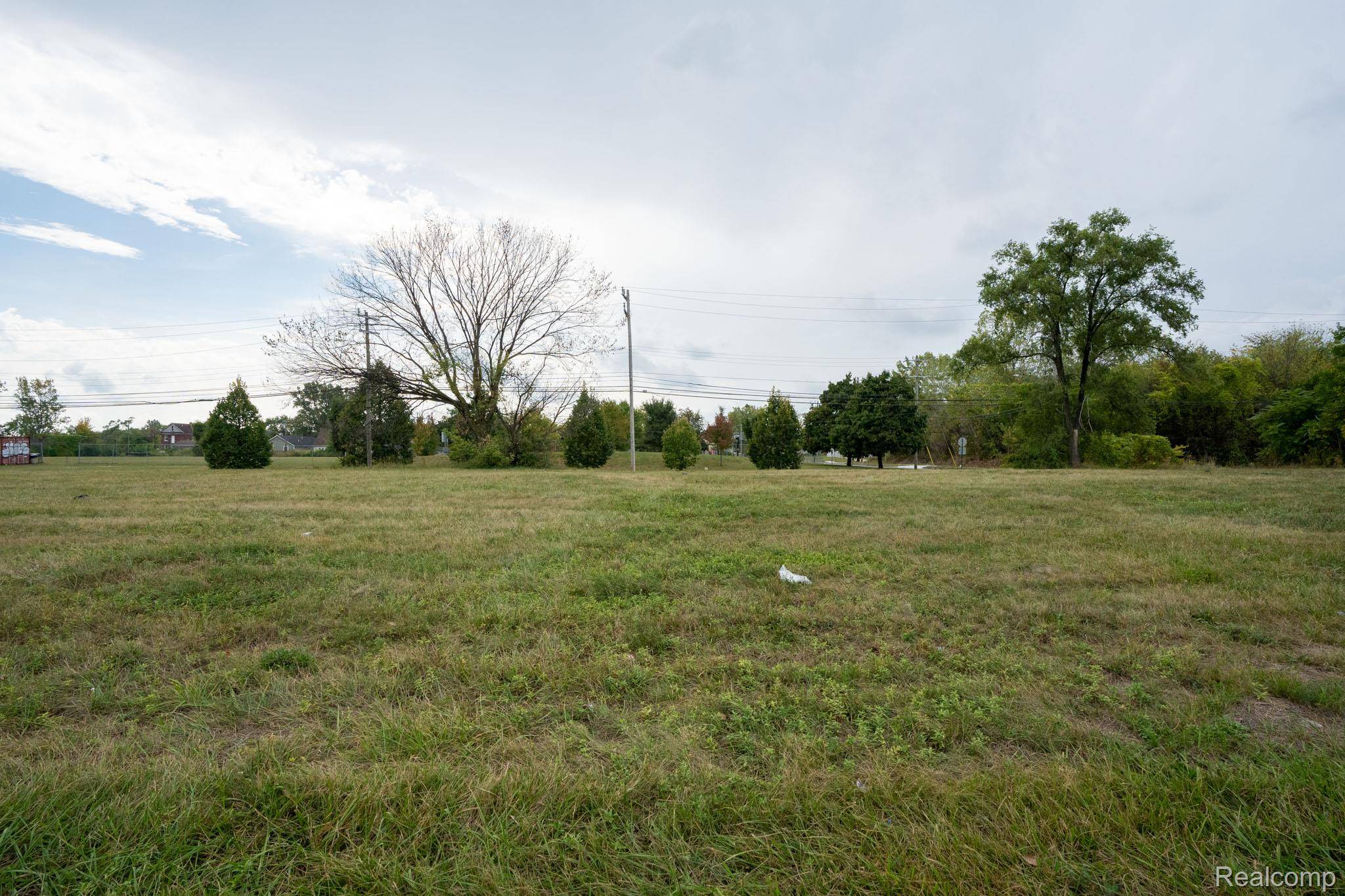 Detroit, MI 48211,9839 Russell ST