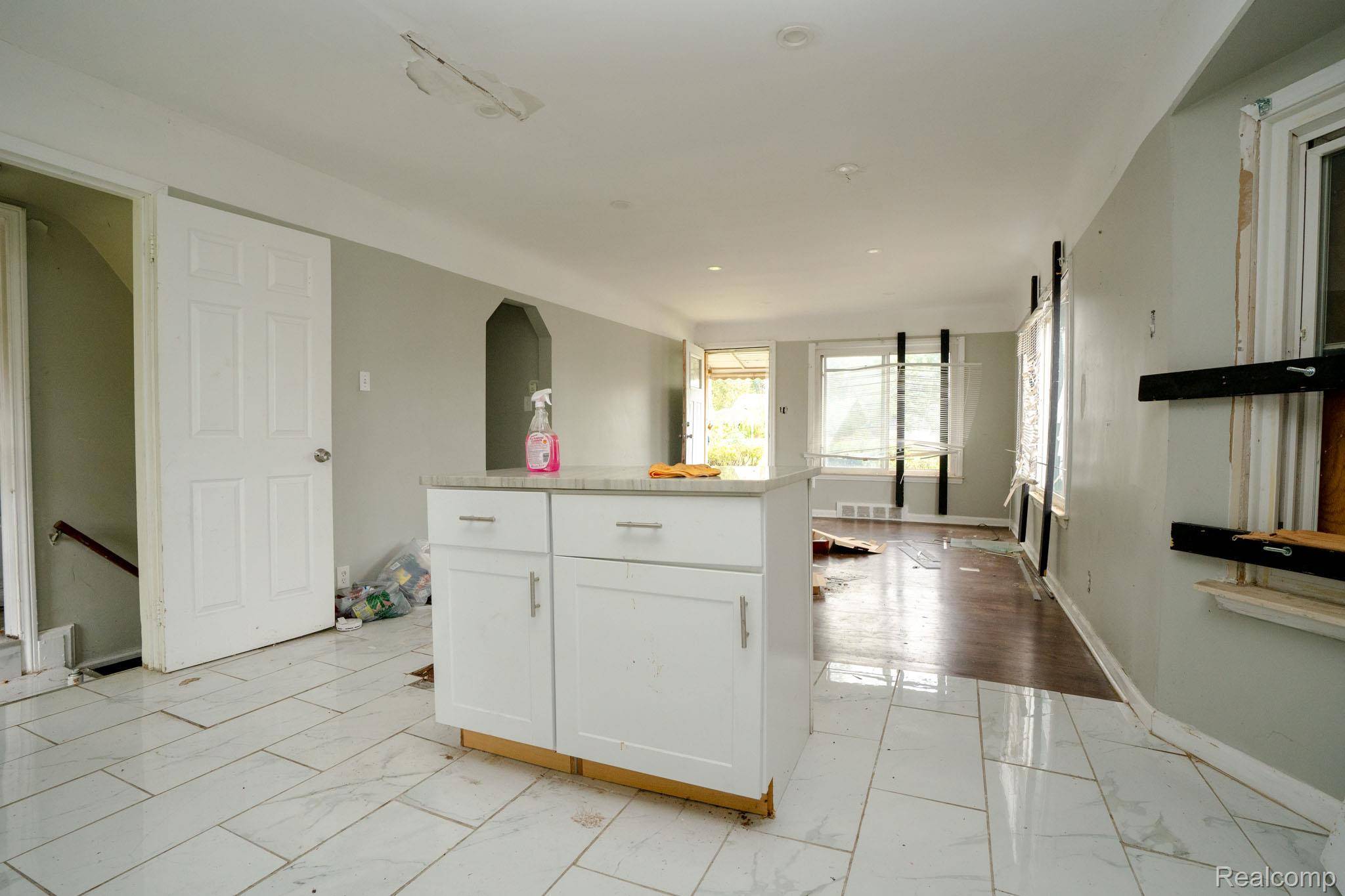 Detroit, MI 48224,4890 Grayton ST