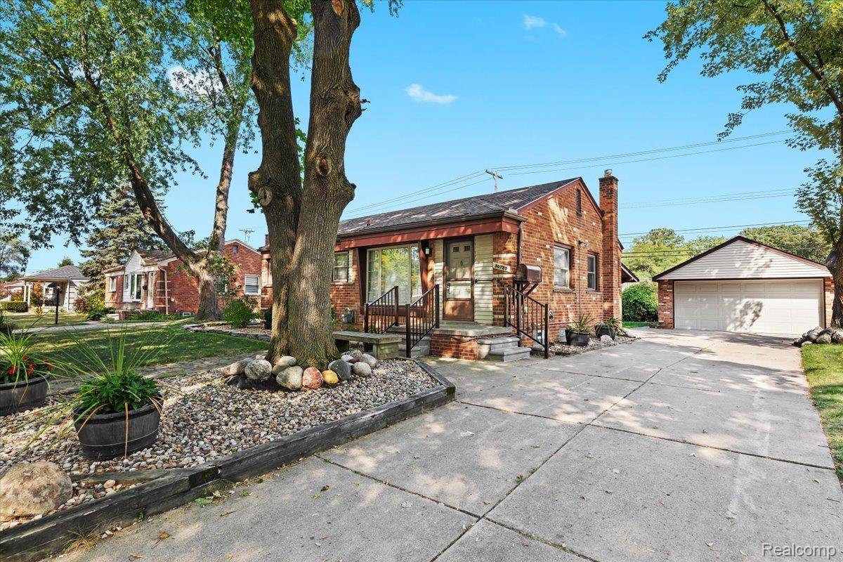 Livonia, MI 48150,30720 Hathaway ST