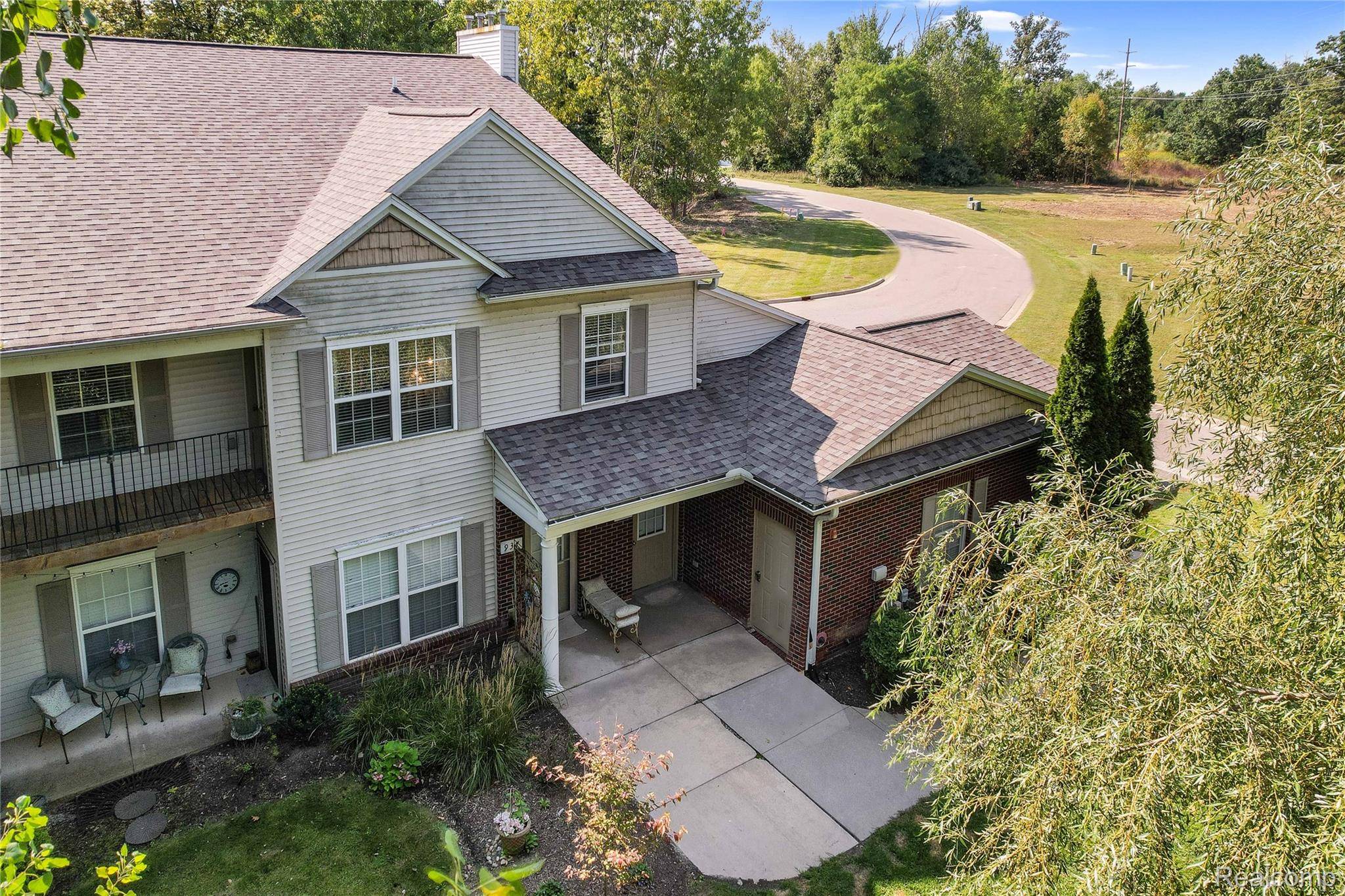 Fenton, MI 48430,939 Eagle DR