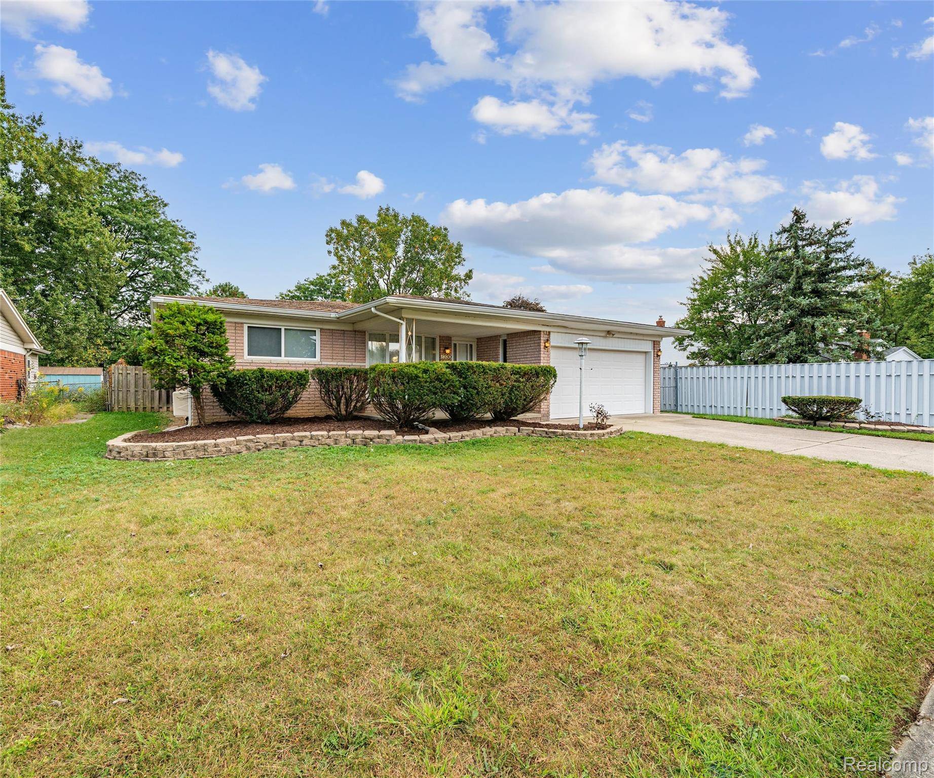 Canton, MI 48187,7330 Pointe DR