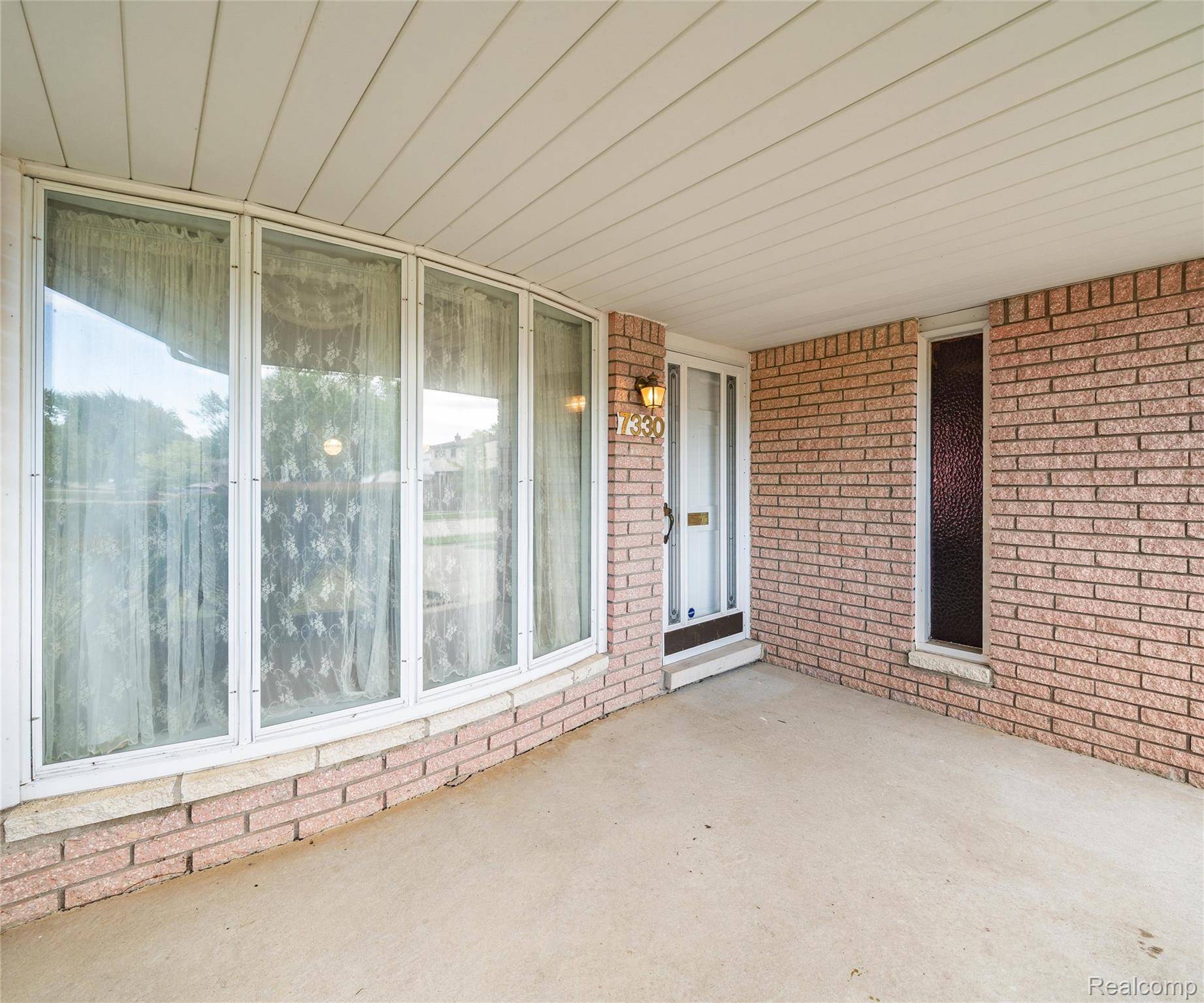 Canton, MI 48187,7330 Pointe DR