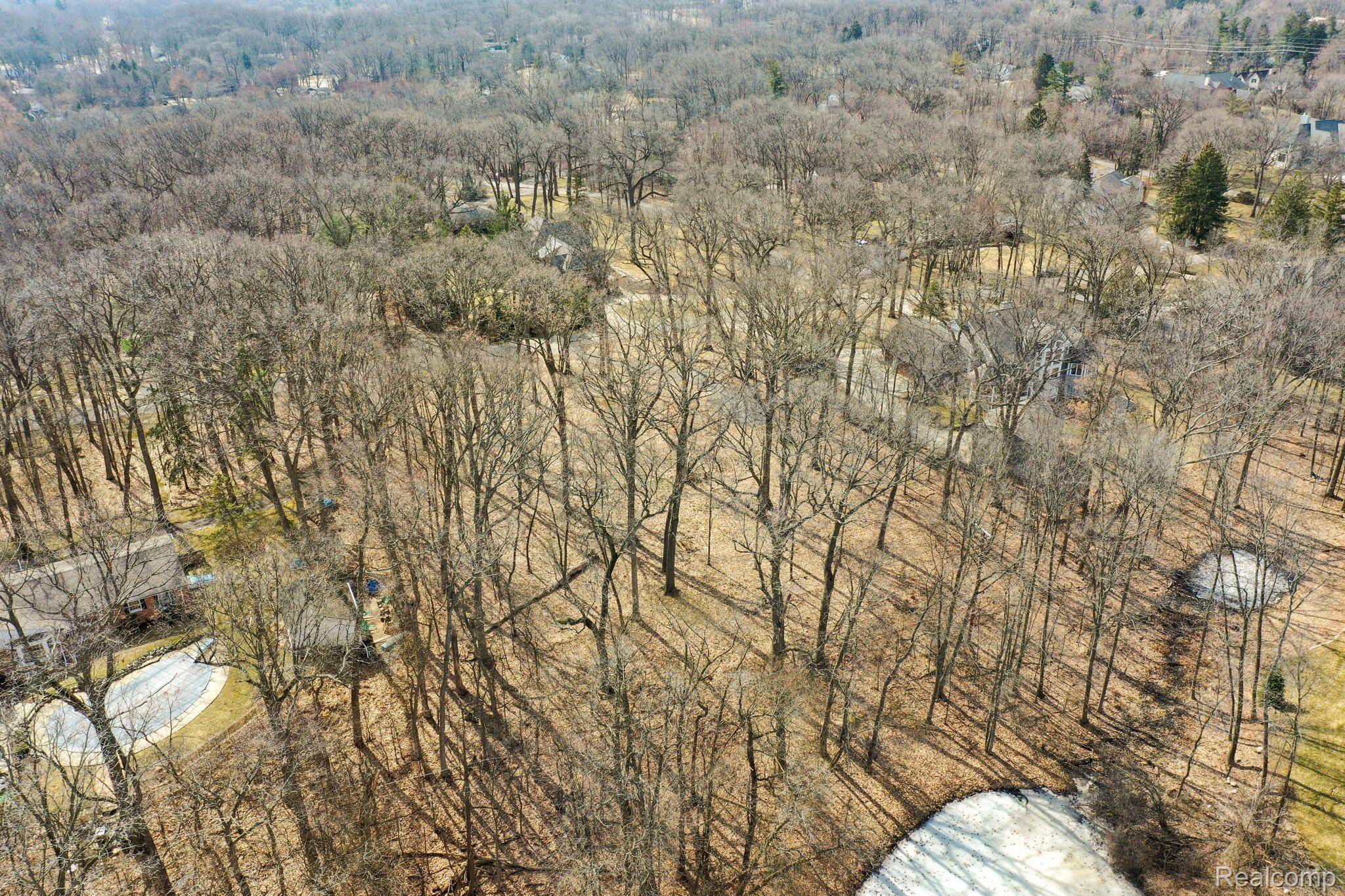 Bloomfield Hills, MI 48304,851 HIGHWOOD DR