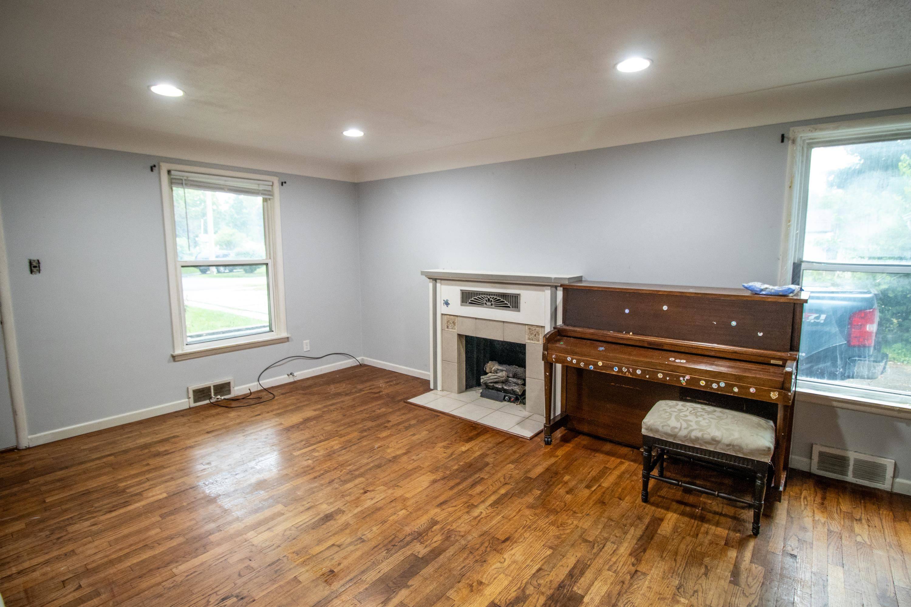 Clio, MI 48420,242 Curry ST