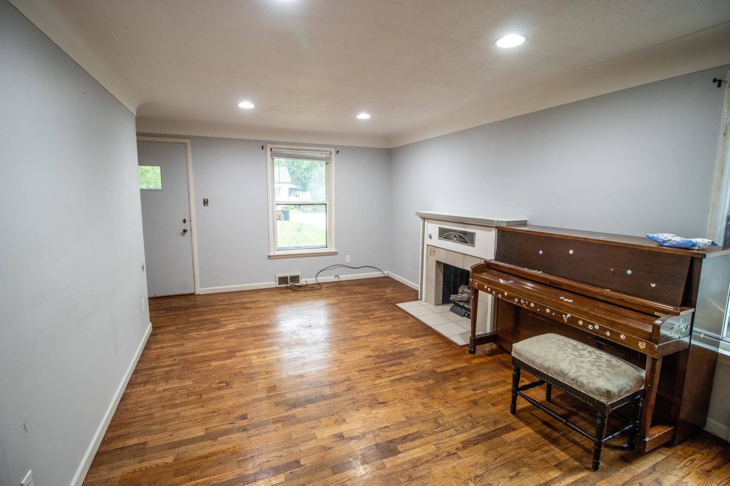 Clio, MI 48420,242 Curry ST