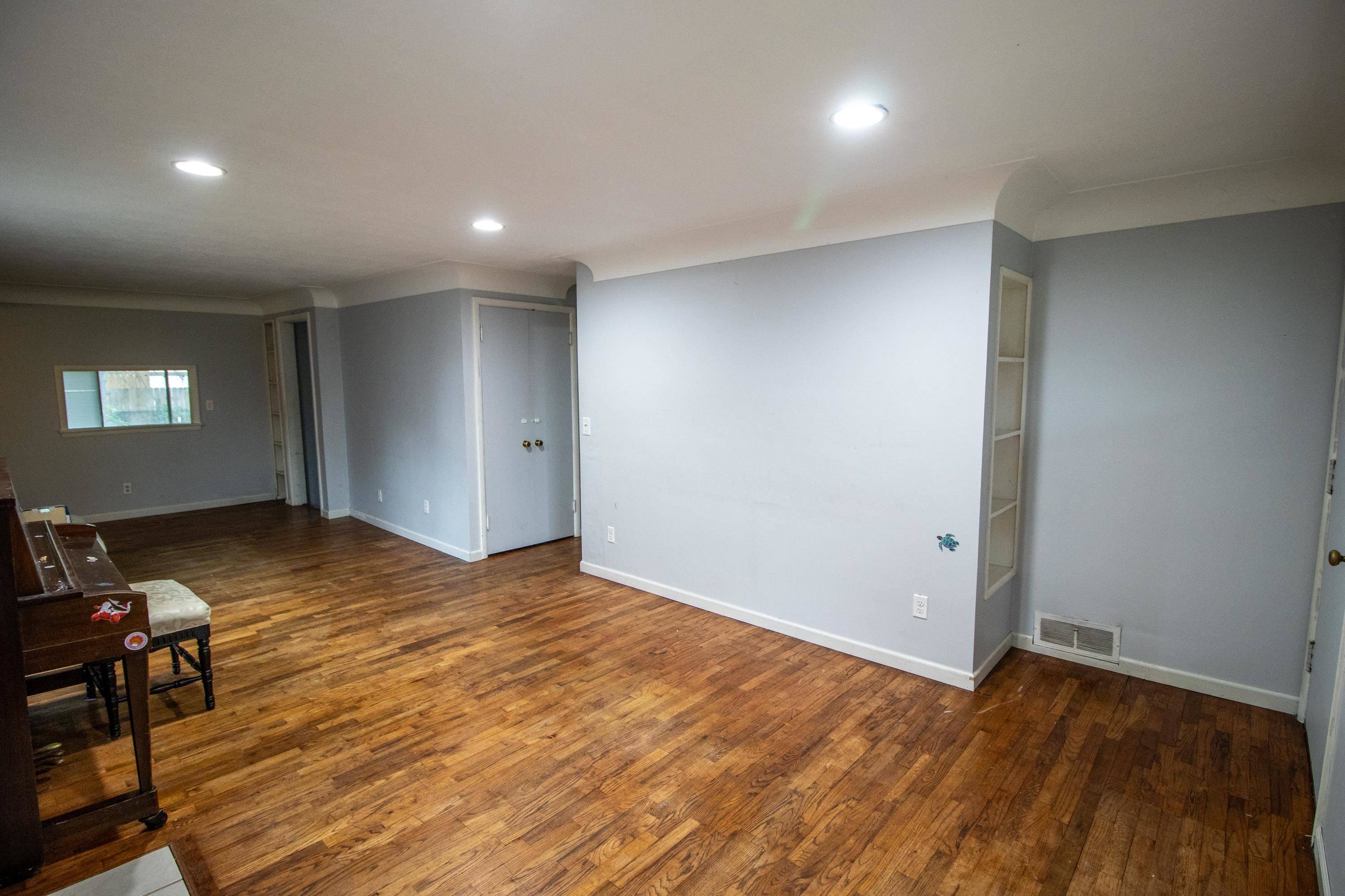 Clio, MI 48420,242 Curry ST