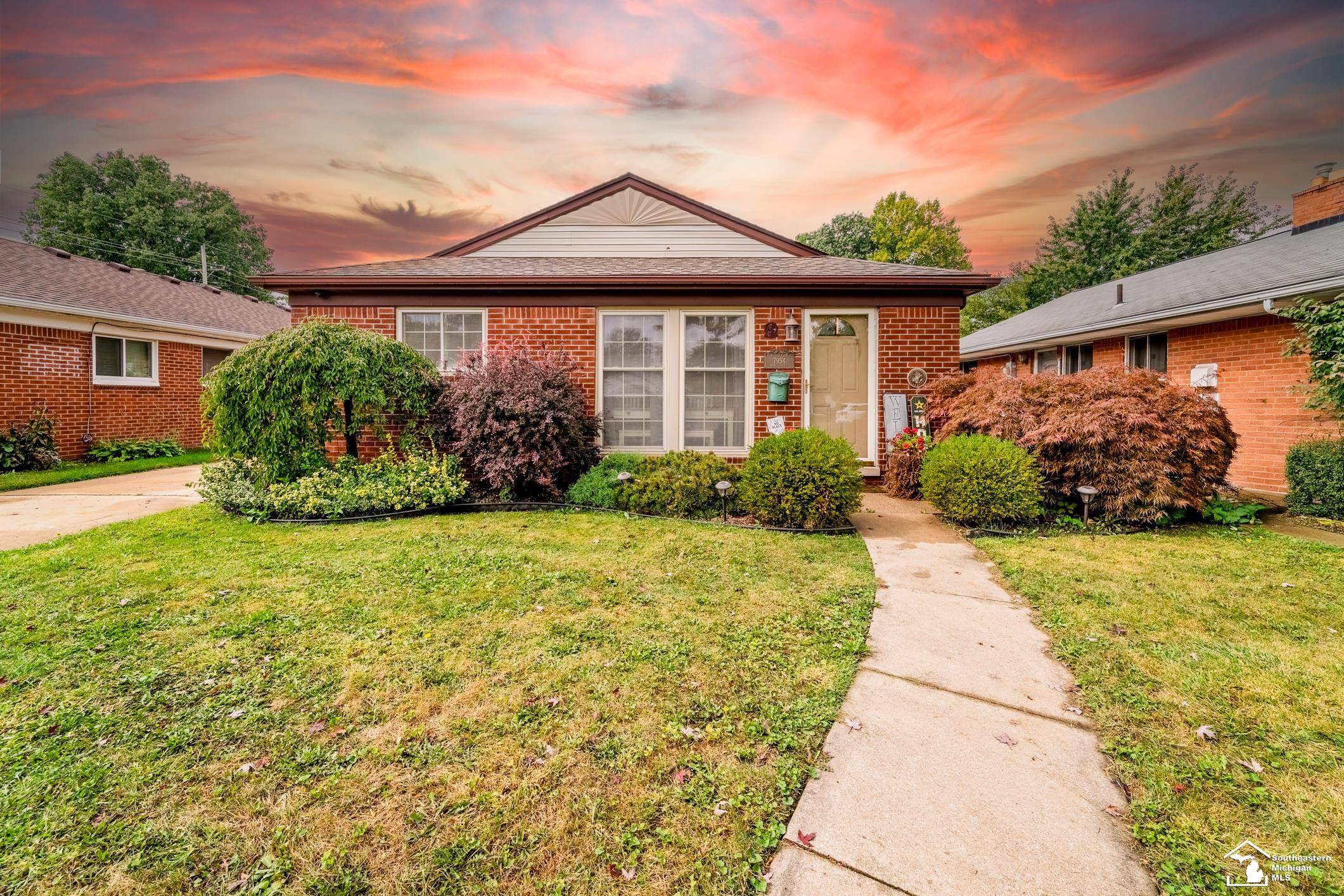 Taylor, MI 48180,7954 Oak ST