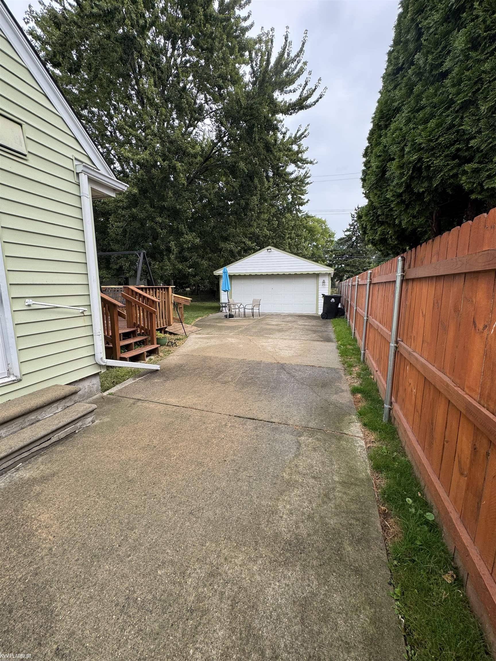 Roseville, MI 48066,25764 Mackinac DR