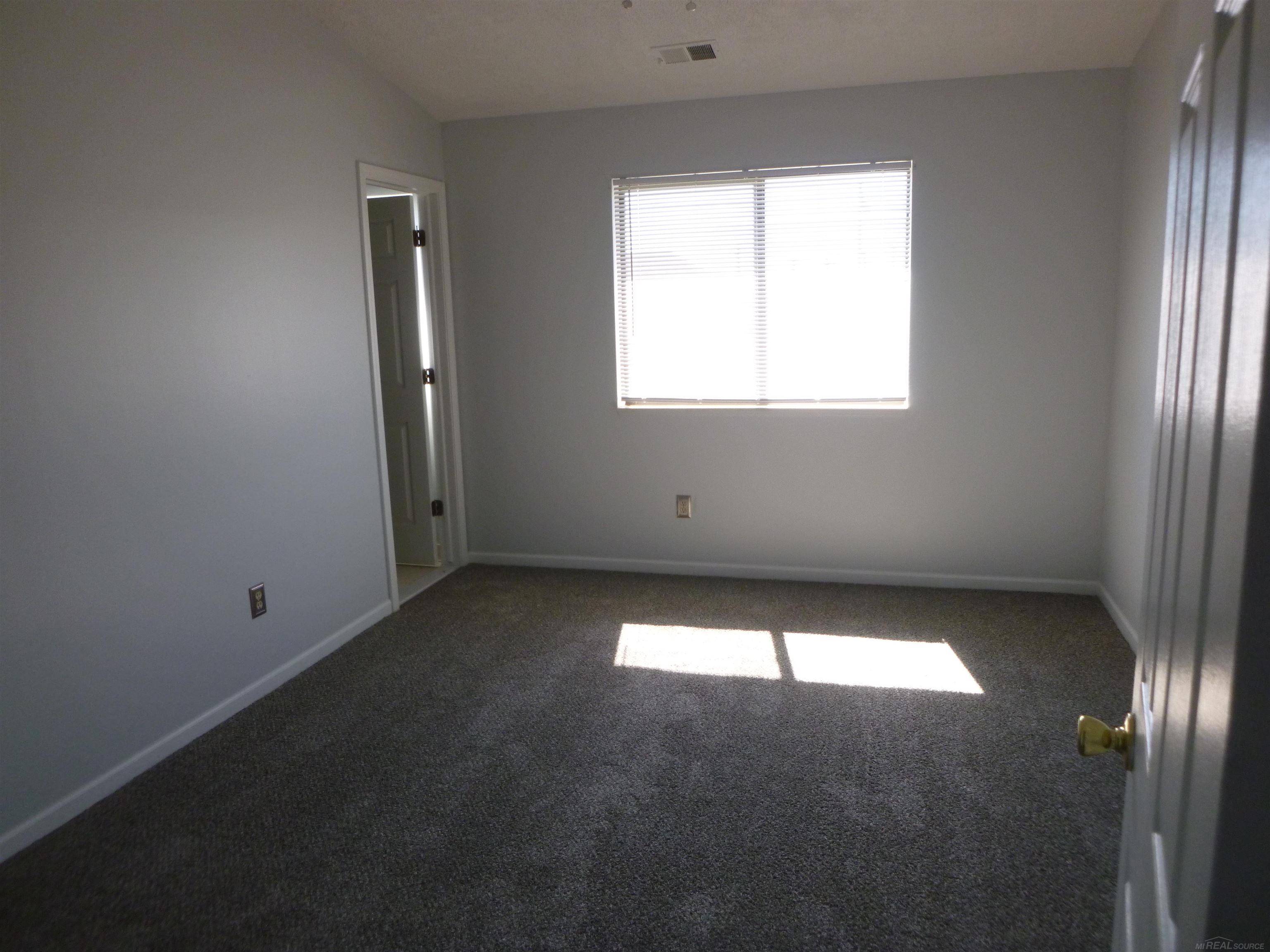 Roseville, MI 48066,30653 Hidden Pines ST