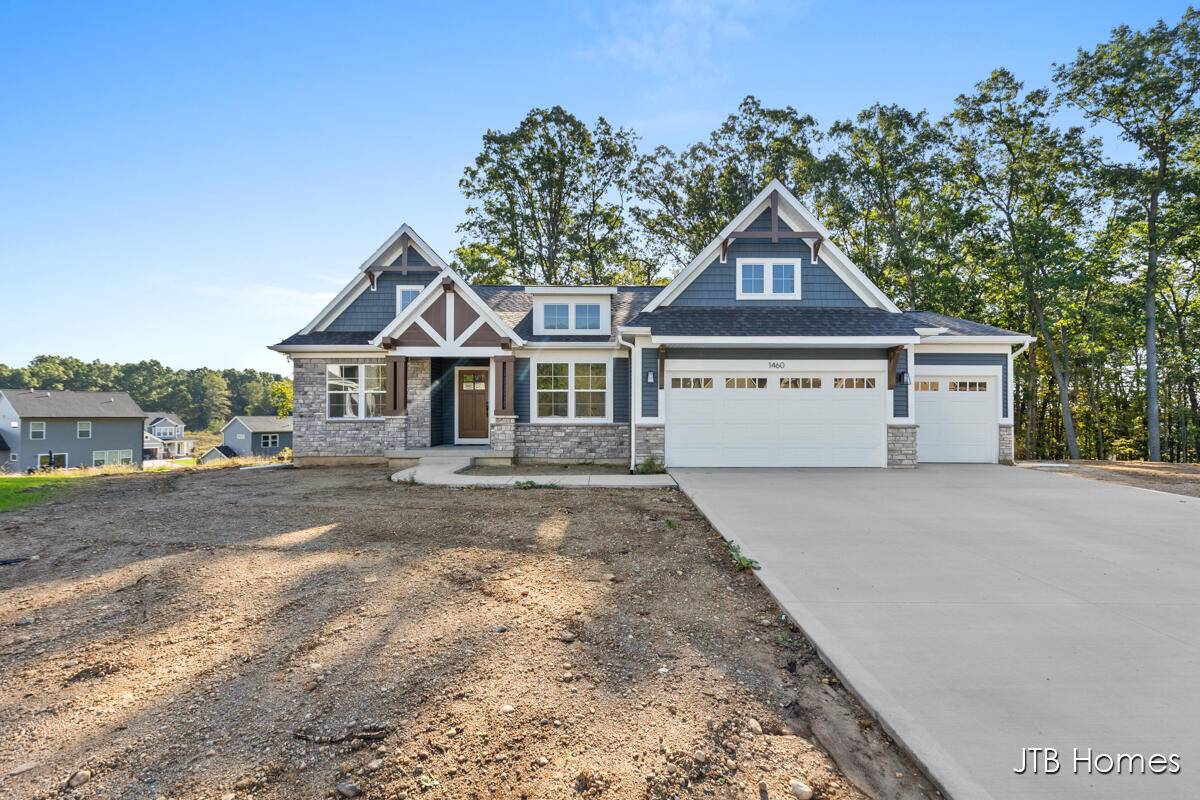 Lowell, MI 49331,1460 Kimber DR #117