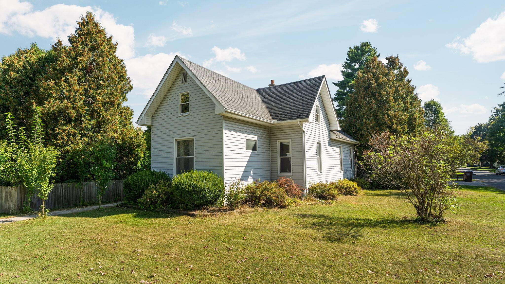 Petersburg, MI 49270,557 Saline ST