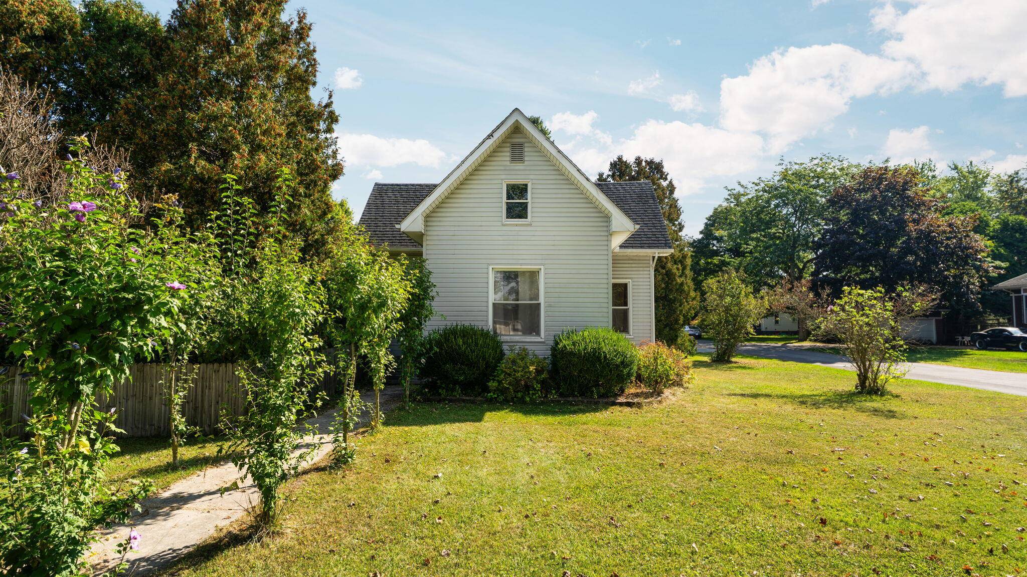 Petersburg, MI 49270,557 Saline ST