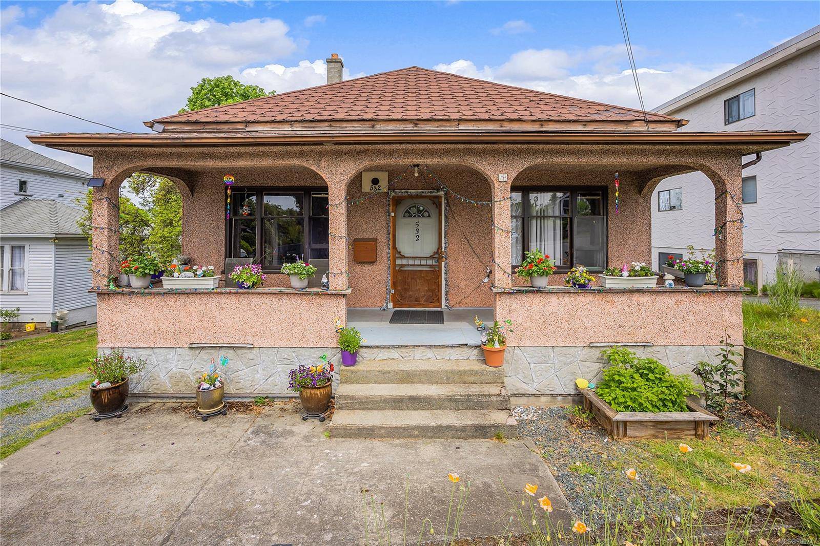 Nanaimo, BC V9R 2N7,532 Prideaux St