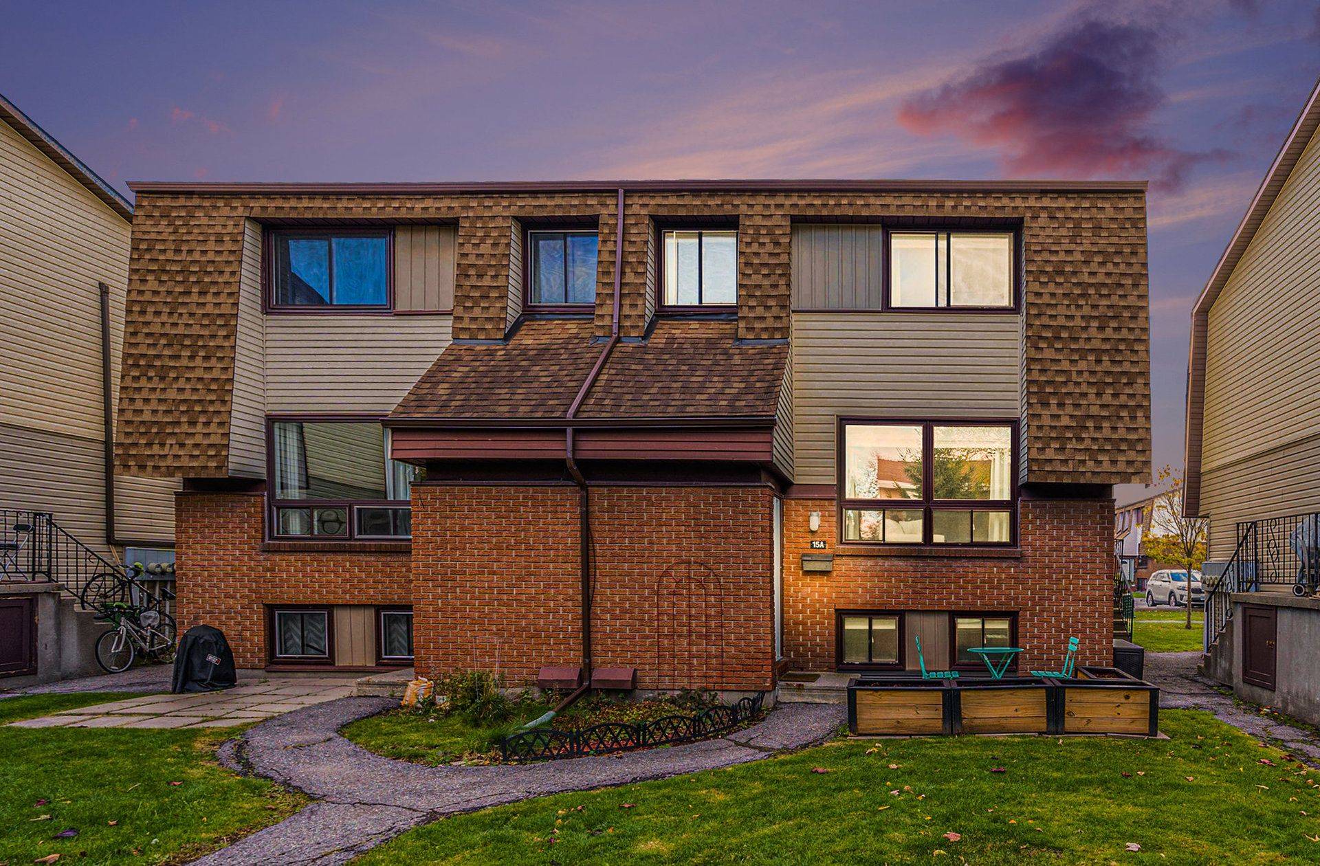 South Of Baseline To Knoxdale, ON K2G 4H1,15A Woodvale Green N/A #104