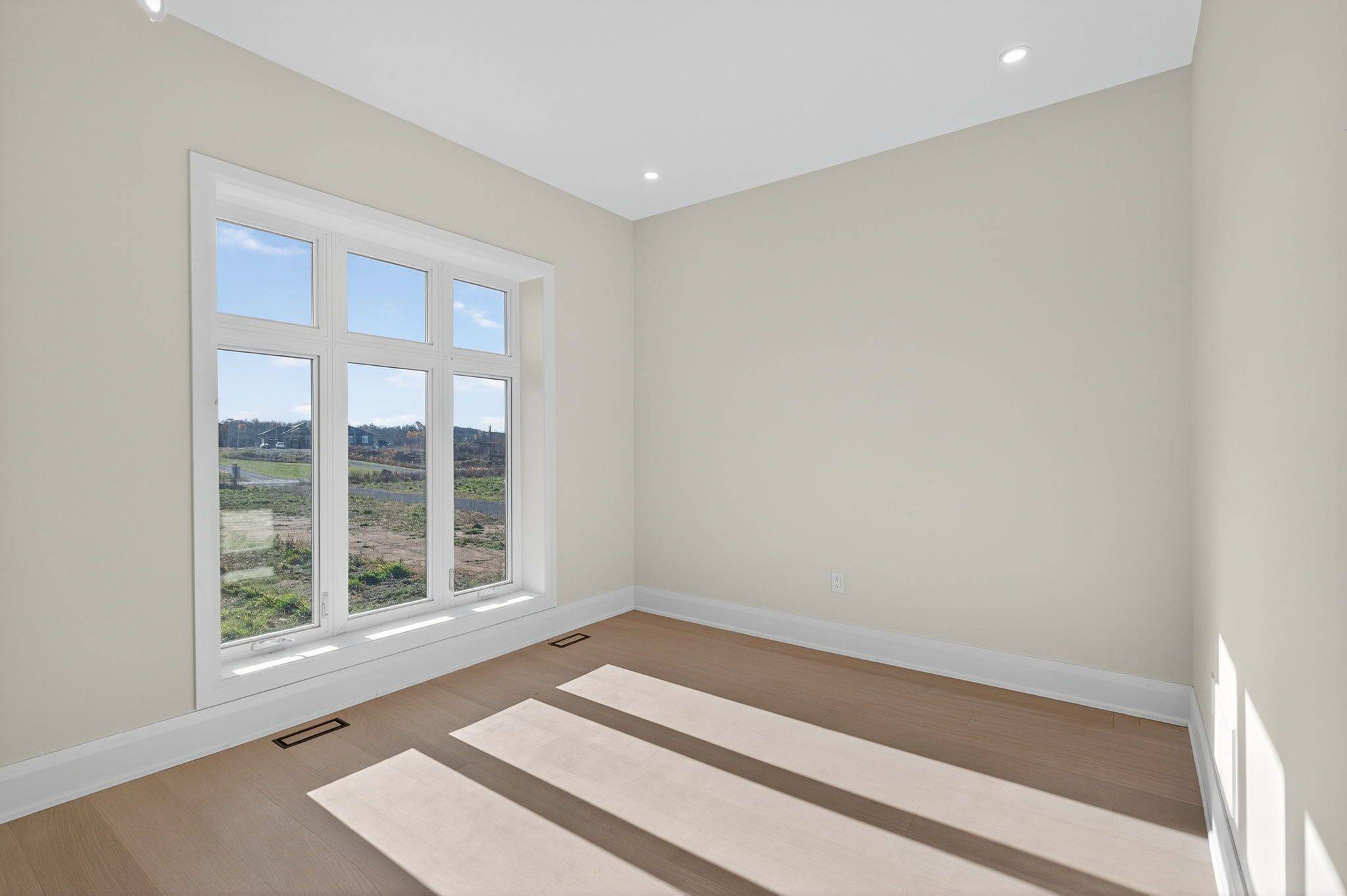 Kingston, ON K7L 0G2,138 Hineman ST