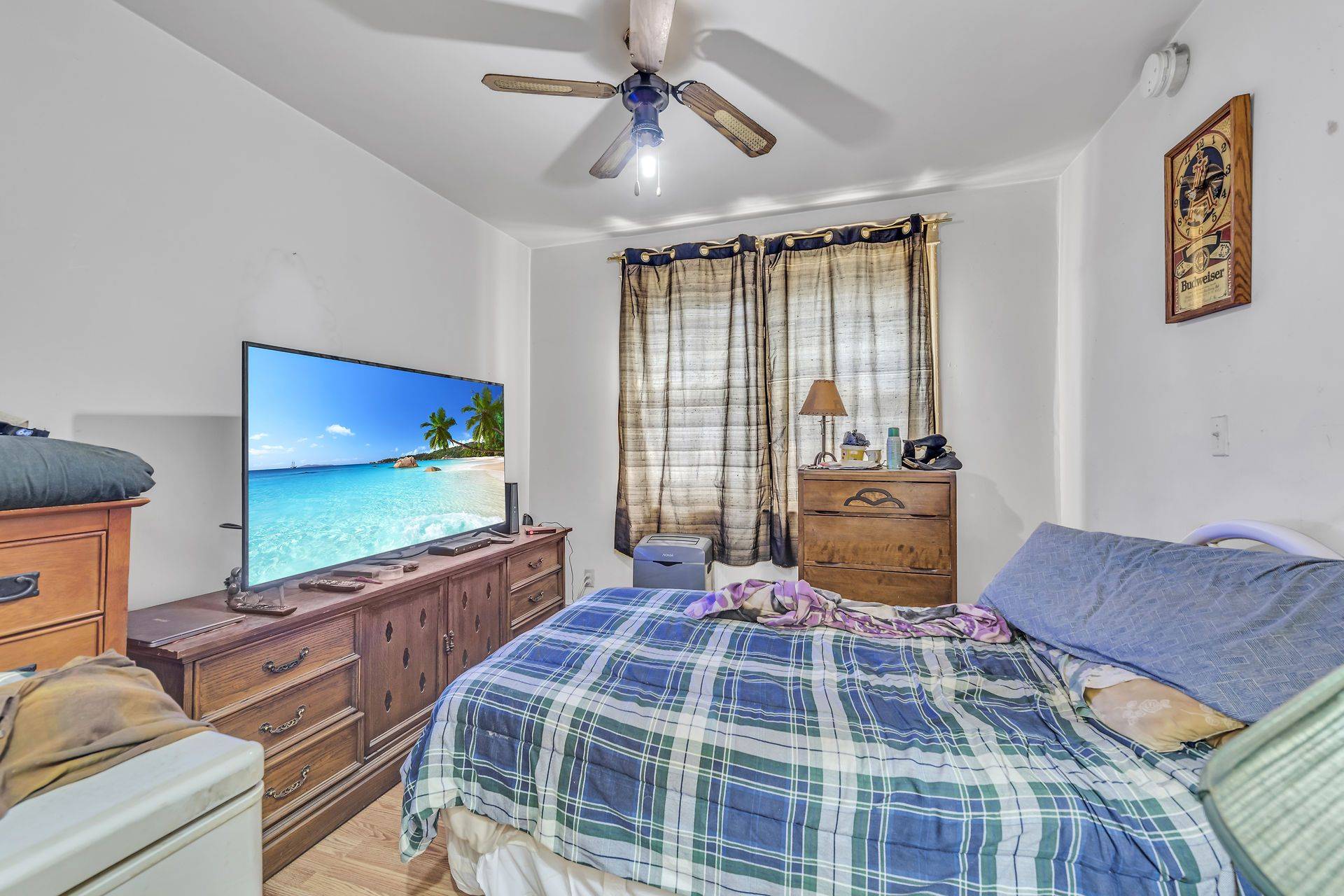 Hamilton, ON L8H 1W2,1367 Cannon ST E