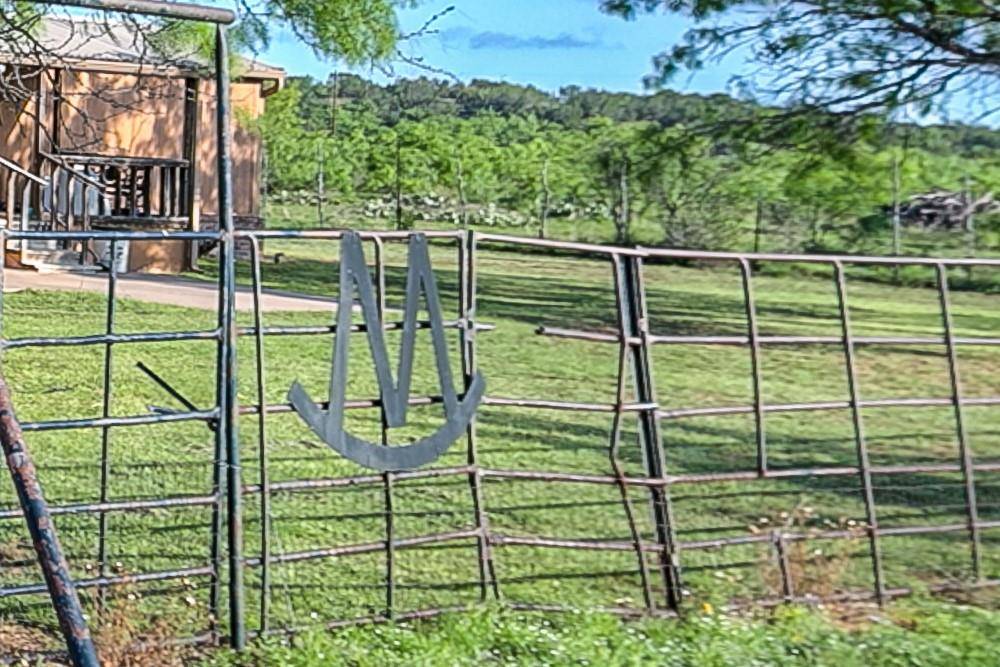 Robert Lee, TX 76945,1000 Friendship RD