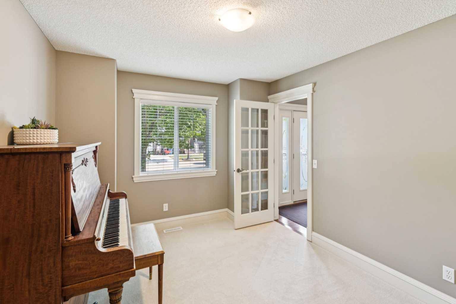 Langdon, AB T0J 1X2,23 Barber ST NW