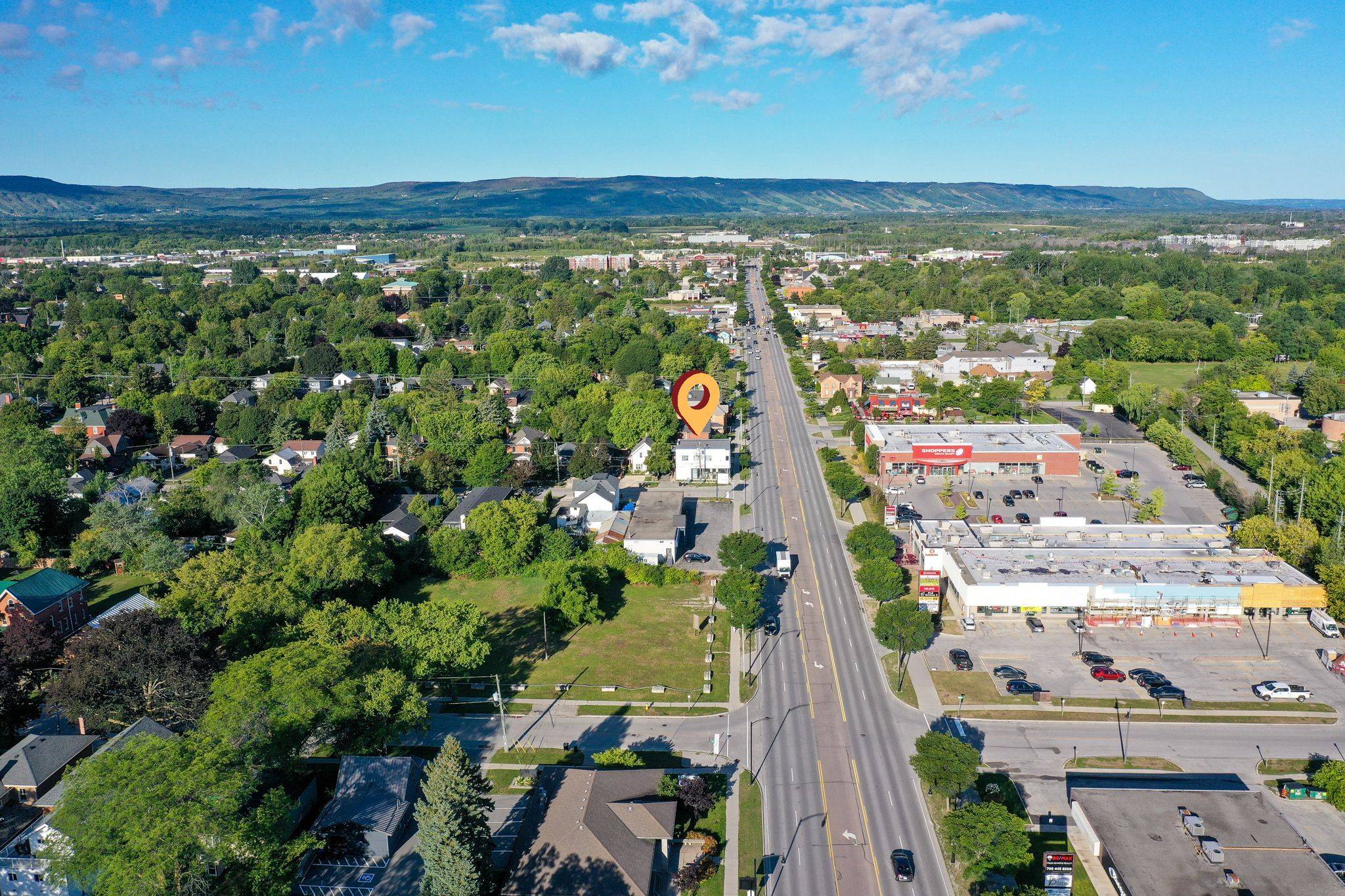 Collingwood, ON L9Y 1A7,160-180 First ST