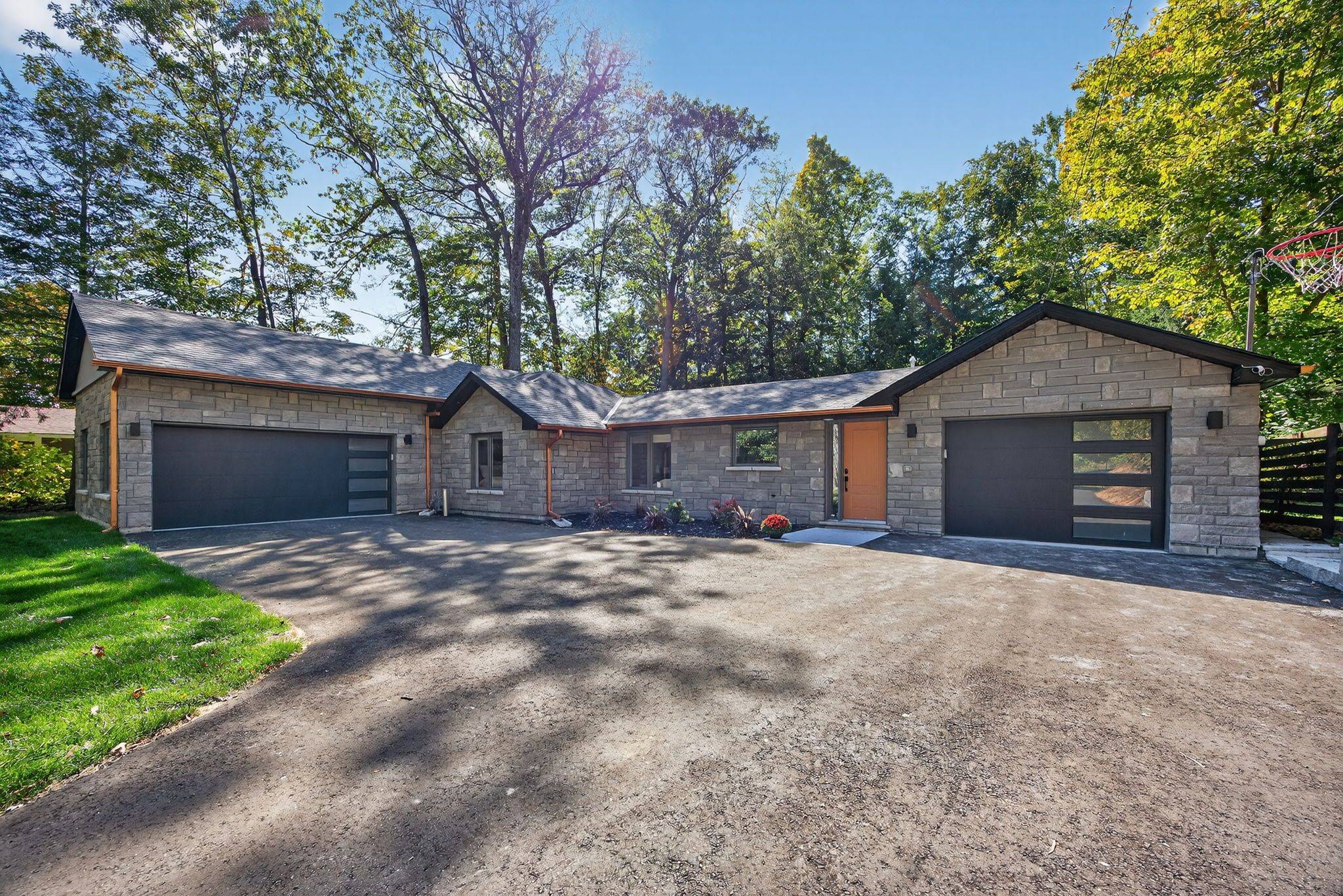 3200 Goldstein RD, Severn, ON L0K 2B0