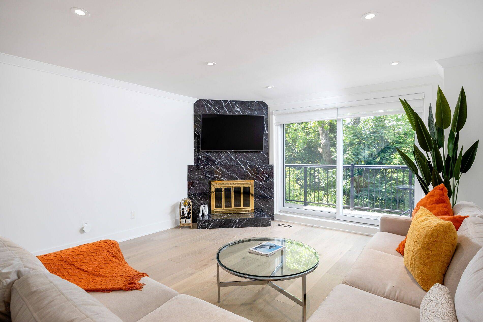 Toronto W01, ON M6S 1B4,20 Budgell TER #11