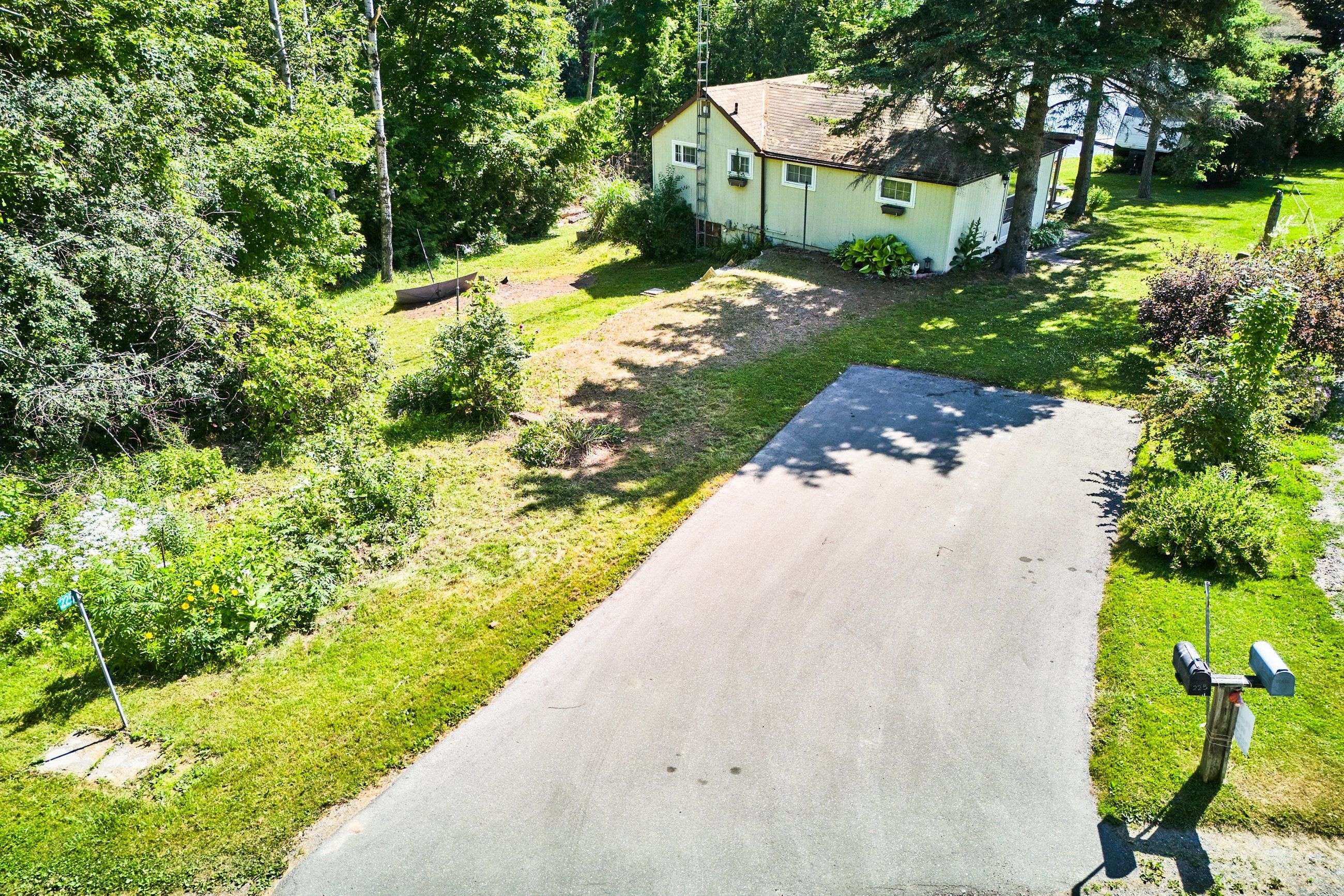 Selwyn, ON K0L 1T0,225 Arnott DR