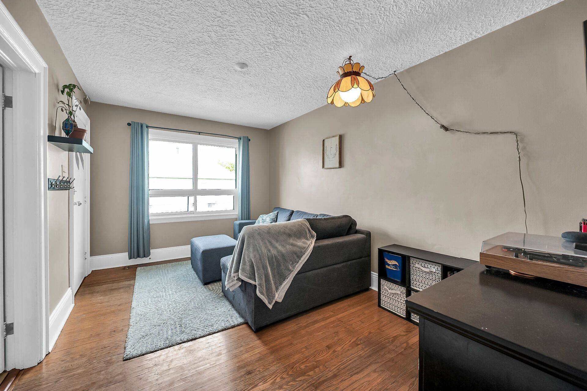 Hamilton, ON L8H 5B5,244 Cope ST