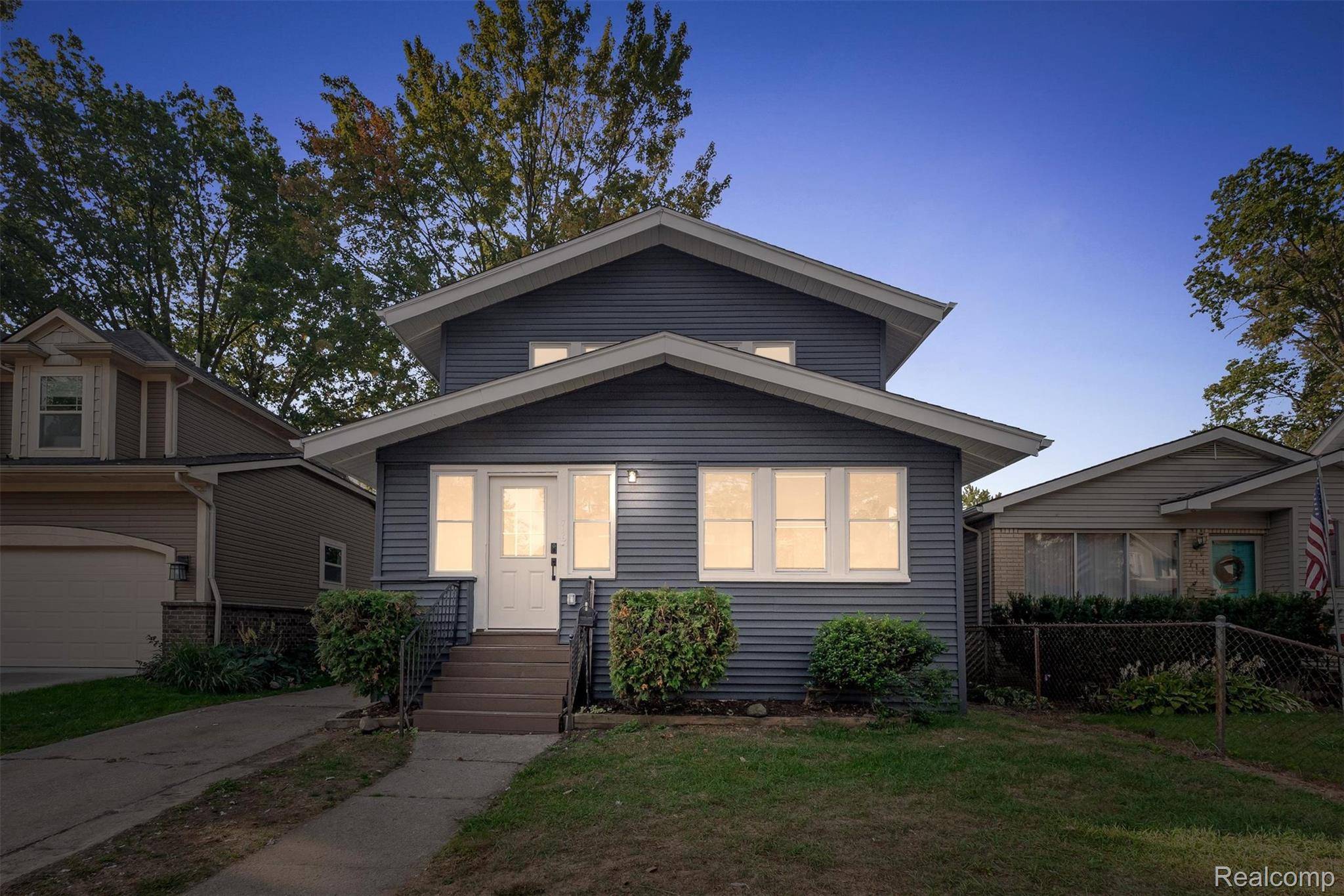 Royal Oak, MI 48067,716 Hawthorn AVE