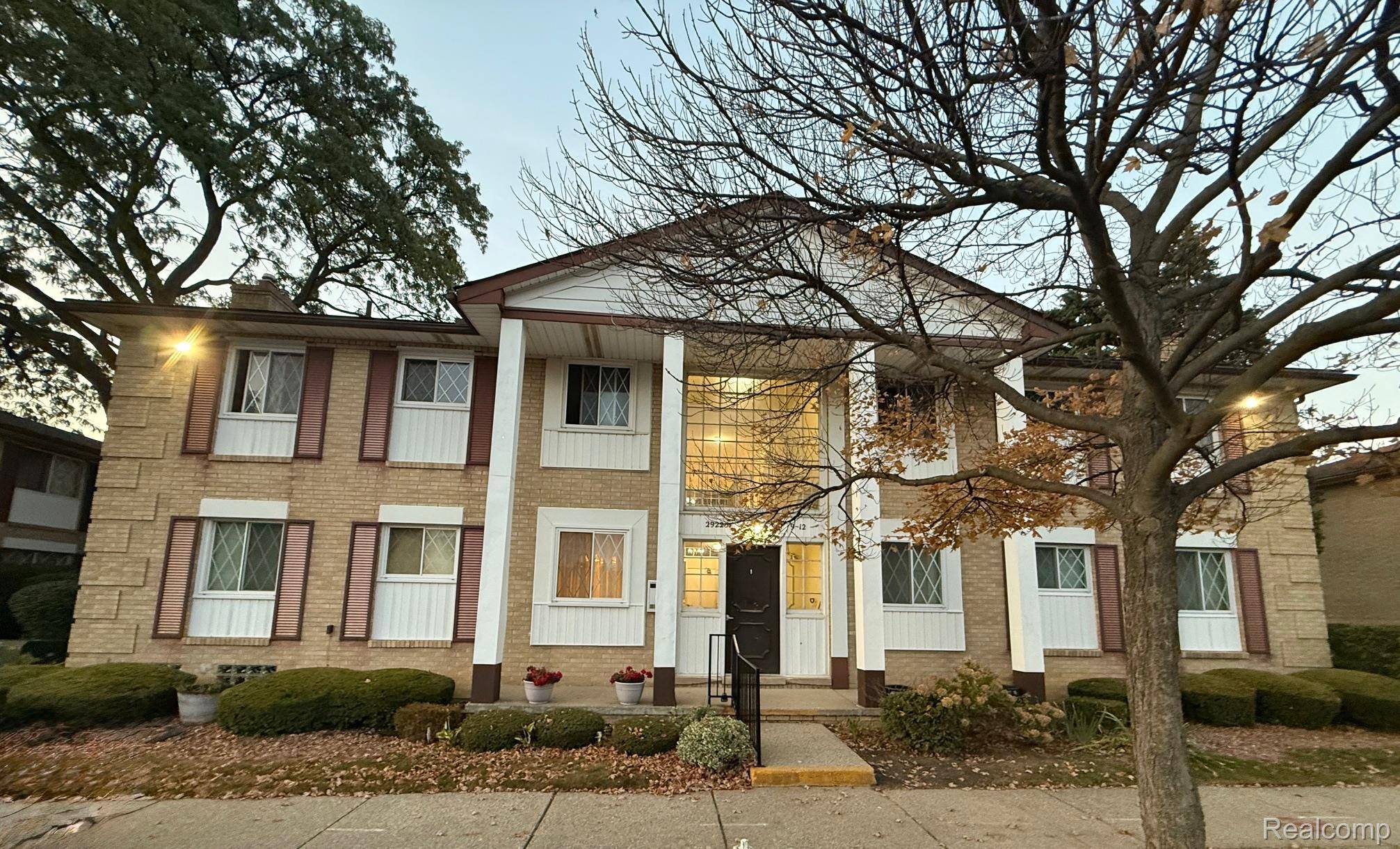 Warren, MI 48088,29225 Hayes RD #I-9