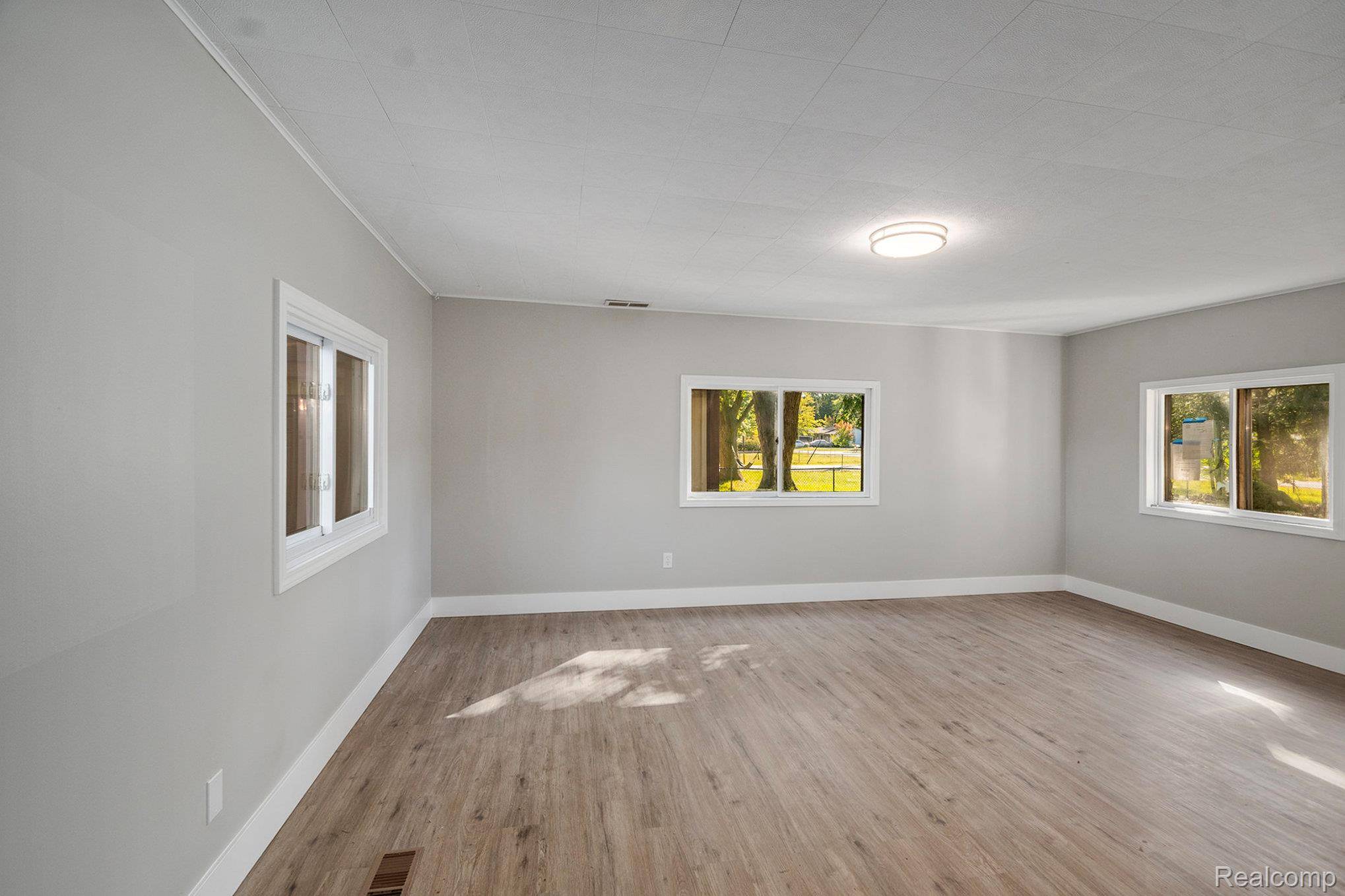 Muskegon, MI 49442,1774 McLaughlin AVE