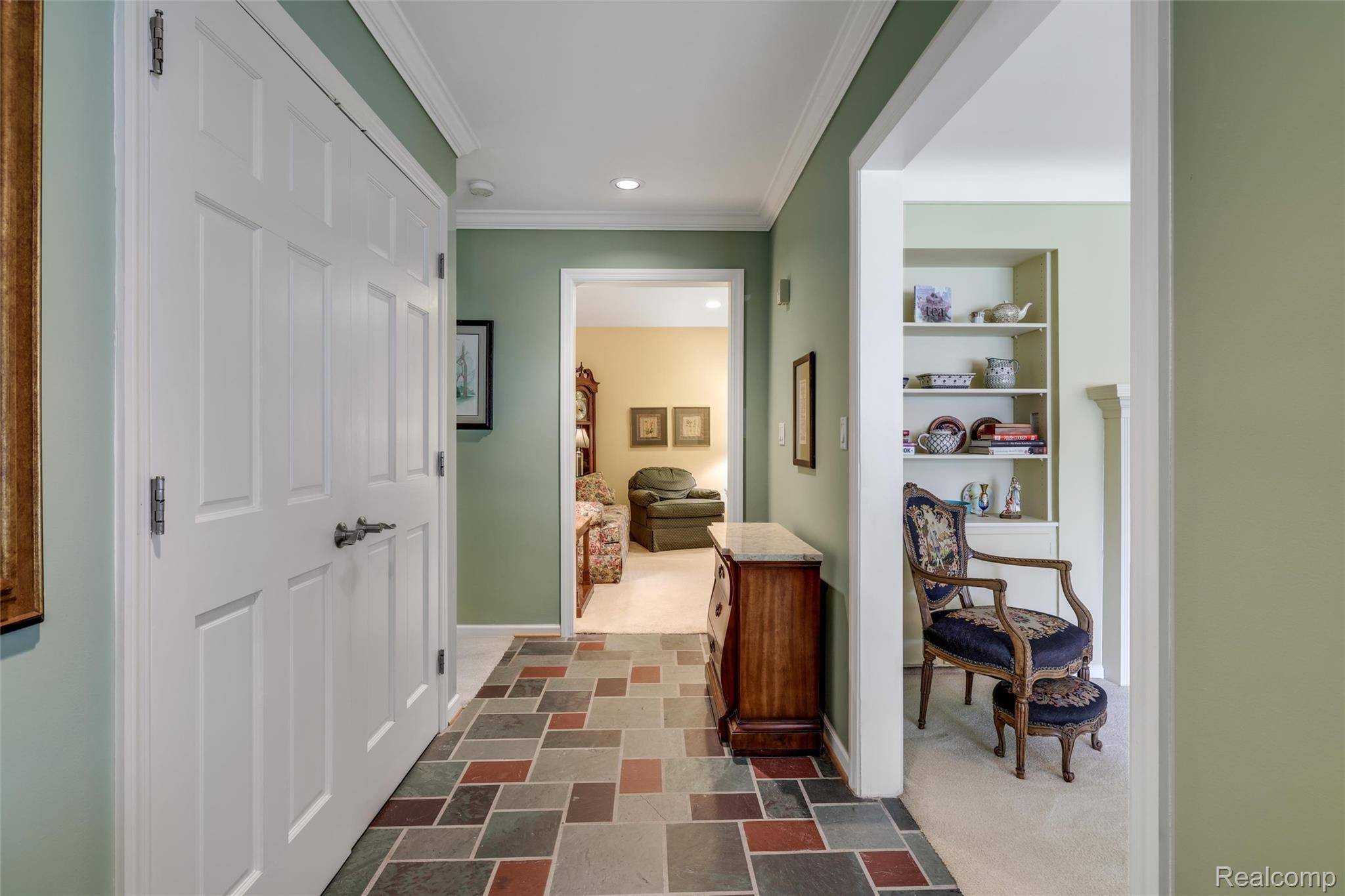 Beverly Hills, MI 48025,31698 Southview ST