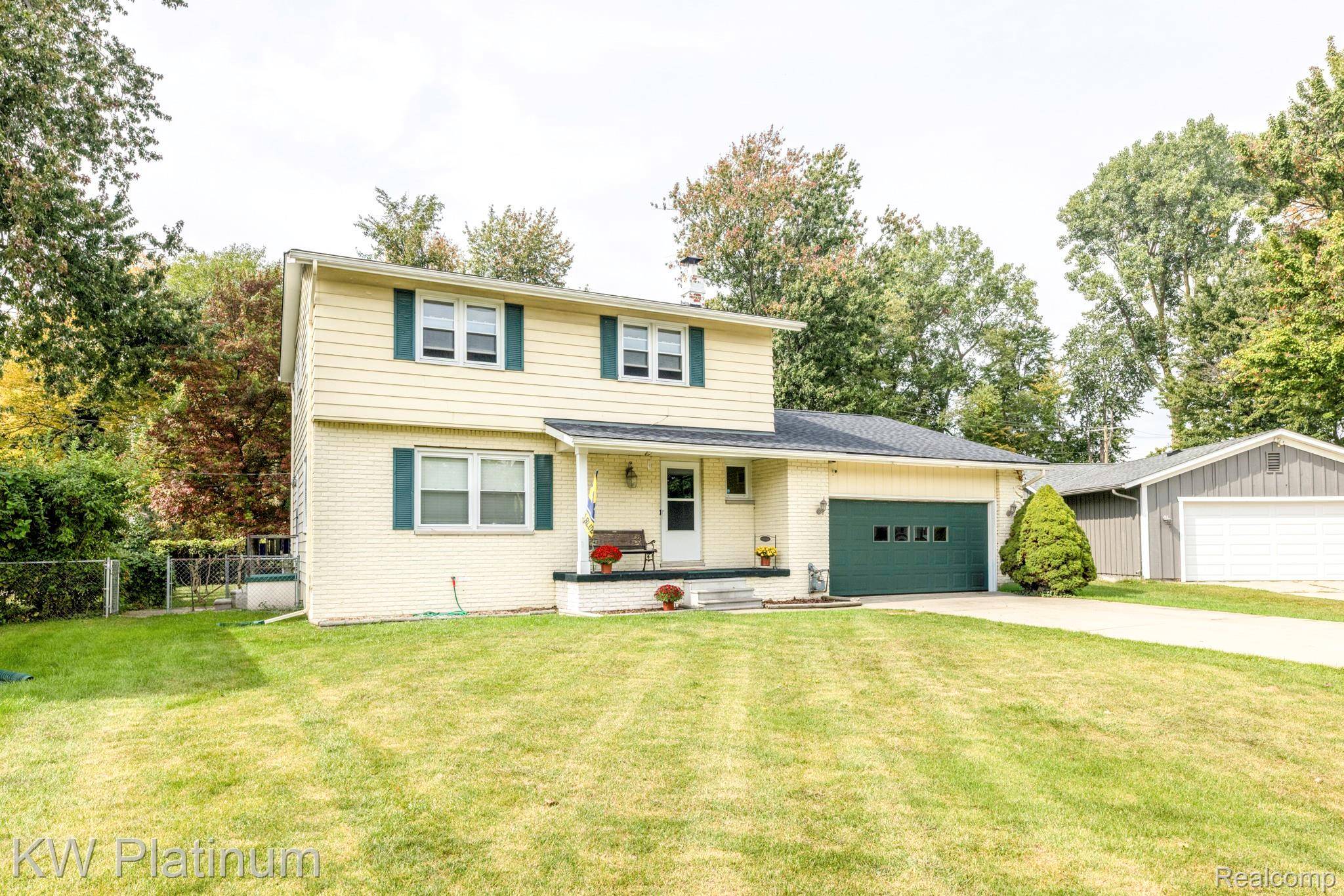 Port Huron, MI 48060,3131 W Woodland DR