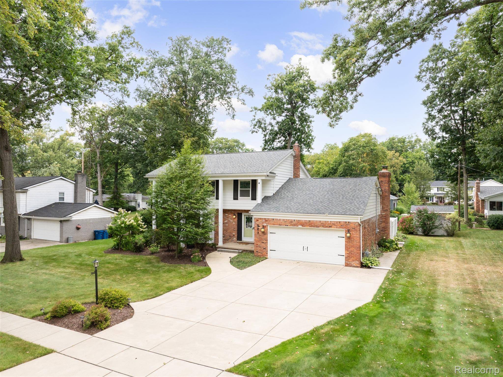 Grand Blanc, MI 48439,527 Greenwich LN