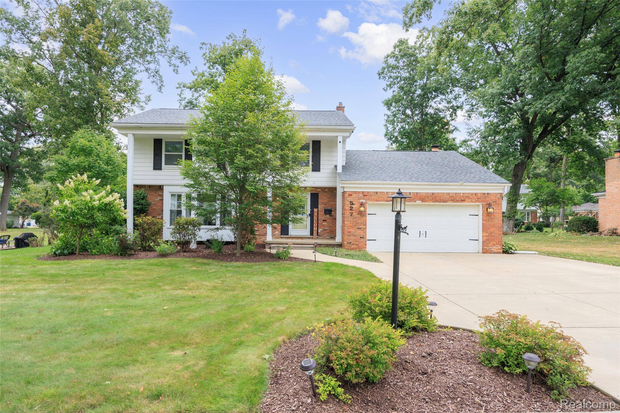 Grand Blanc, MI 48439,527 Greenwich LN