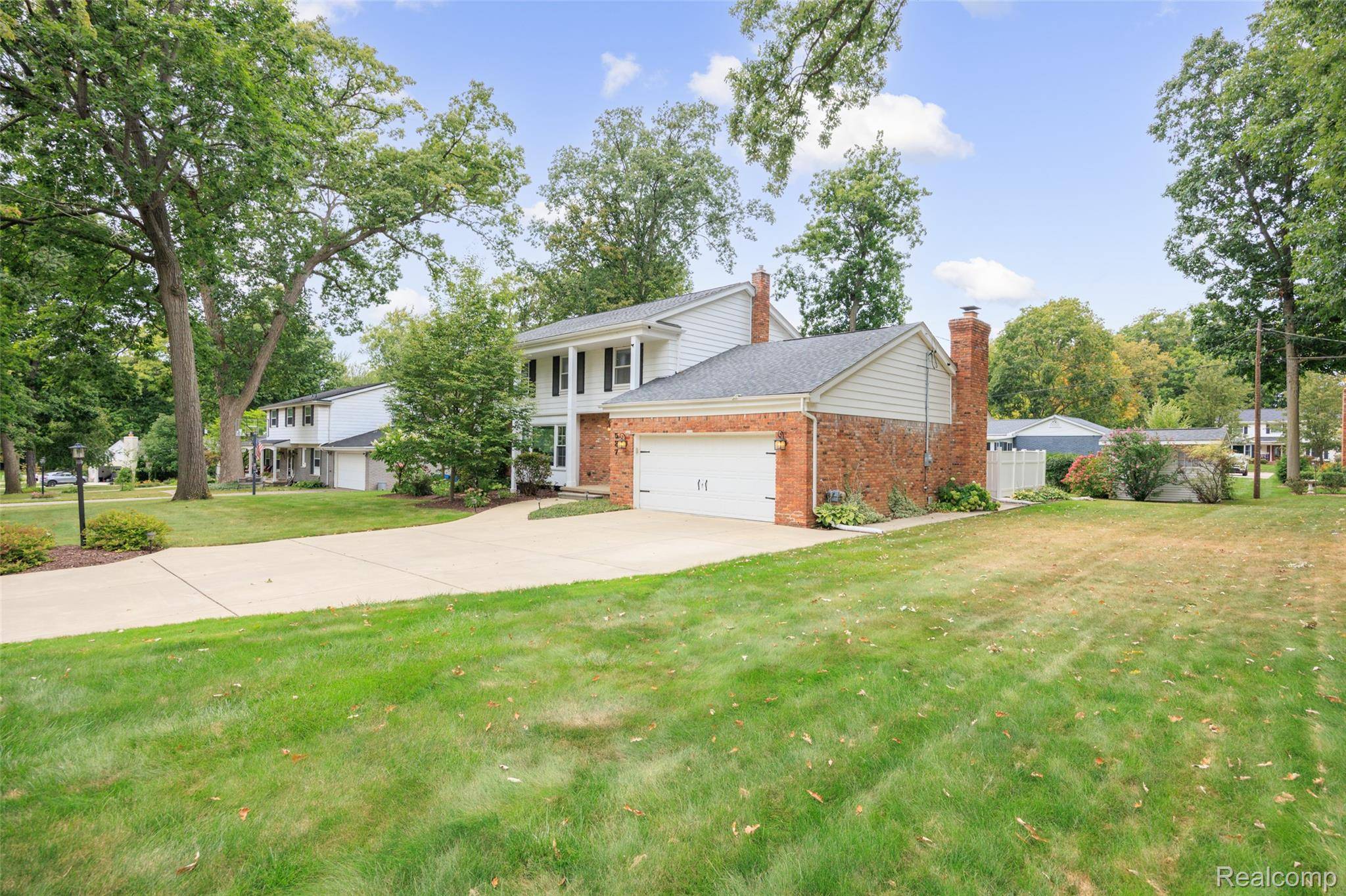 Grand Blanc, MI 48439,527 Greenwich LN