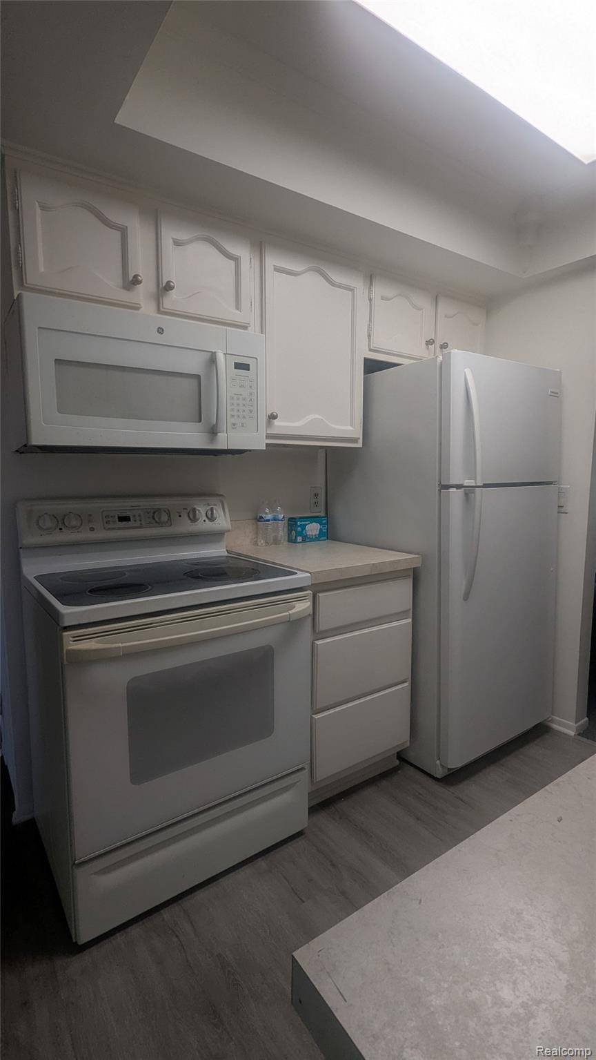 Rochester Hills, MI 48307,358 WILLOW GROVE LN