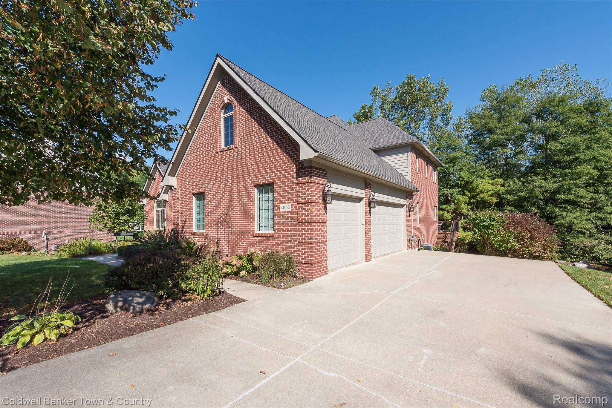 Brighton, MI 48116,4955 Crooked Stick CT