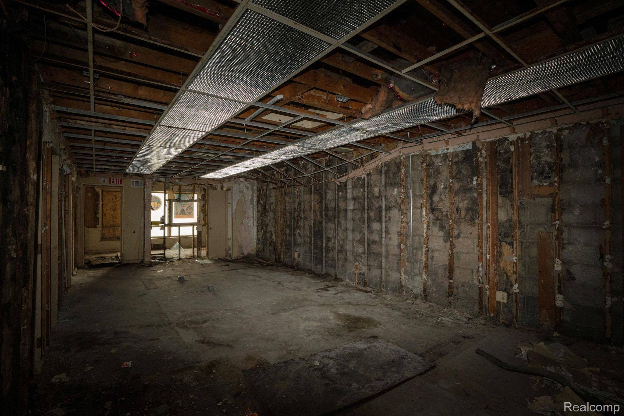 Detroit, MI 48205,11850 E McNichols RD