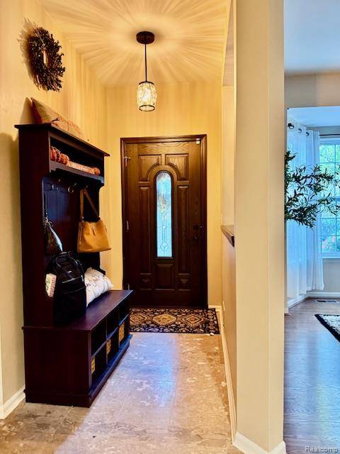 Holly, MI 48442,419 Otter Run RD