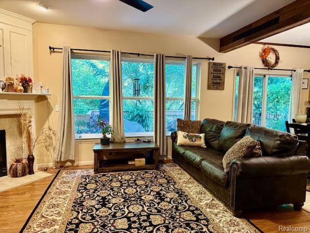 Holly, MI 48442,419 Otter Run RD