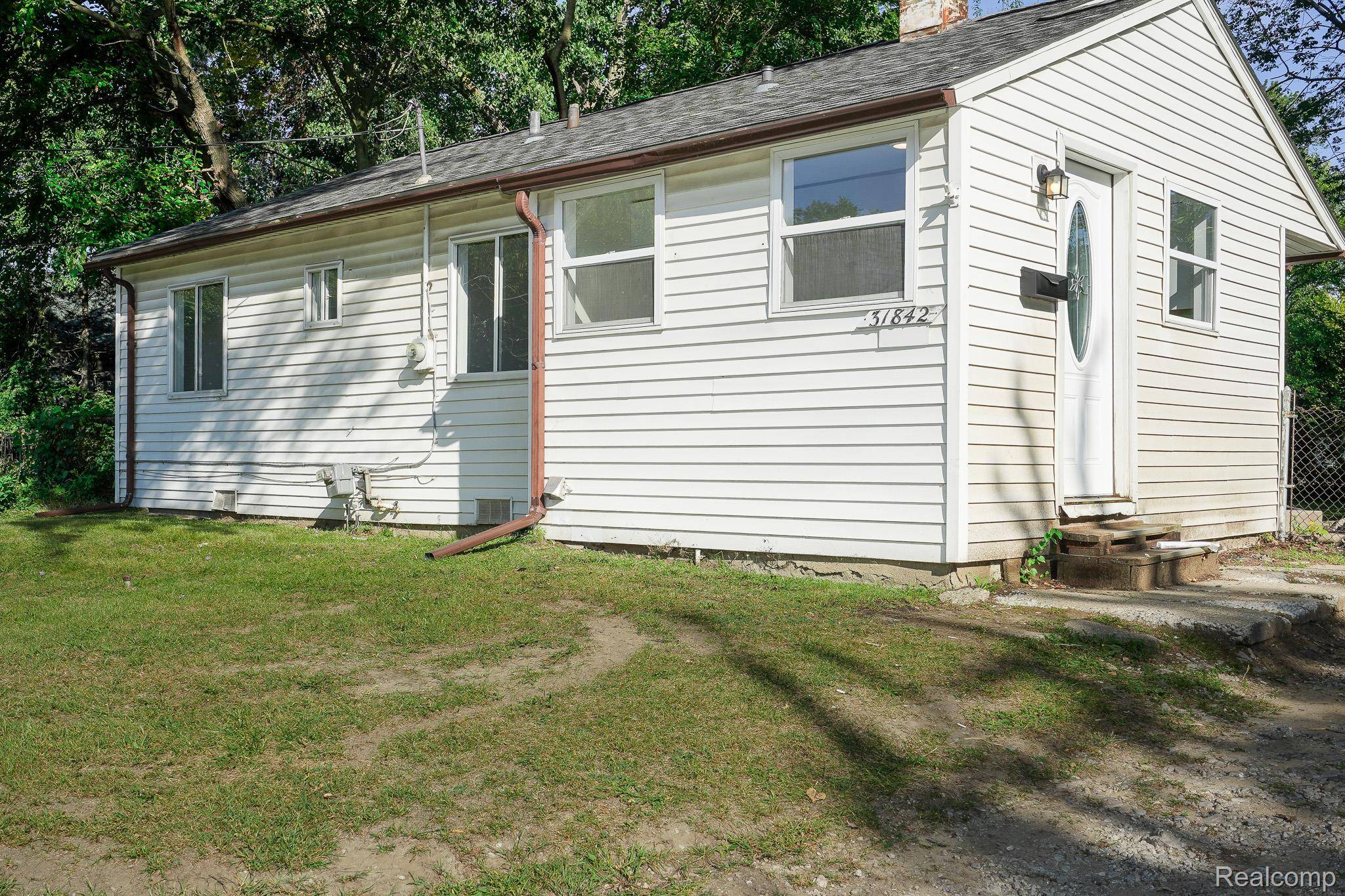 Westland, MI 48186,31842 Bay CT
