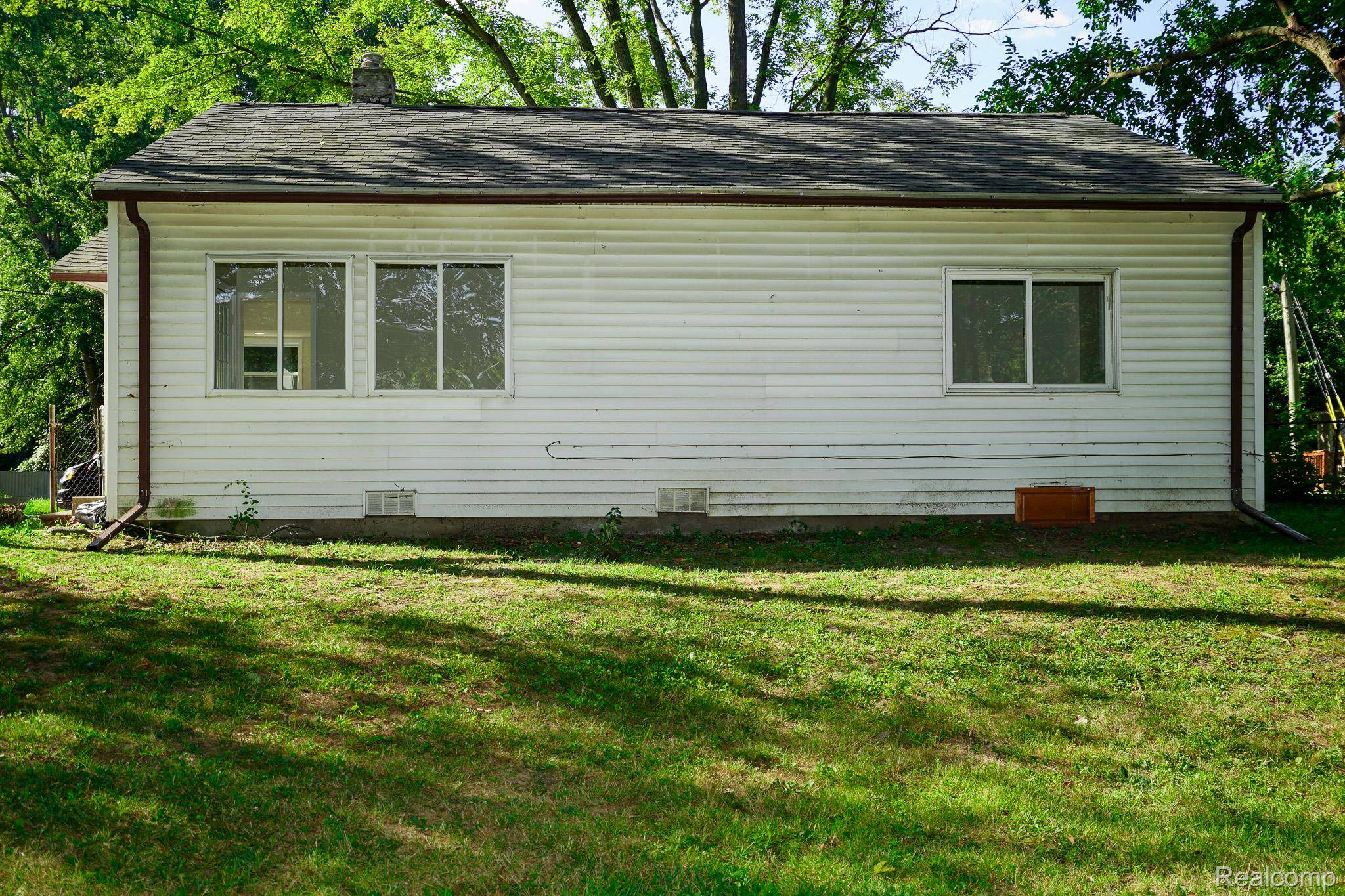 Westland, MI 48186,31842 Bay CT