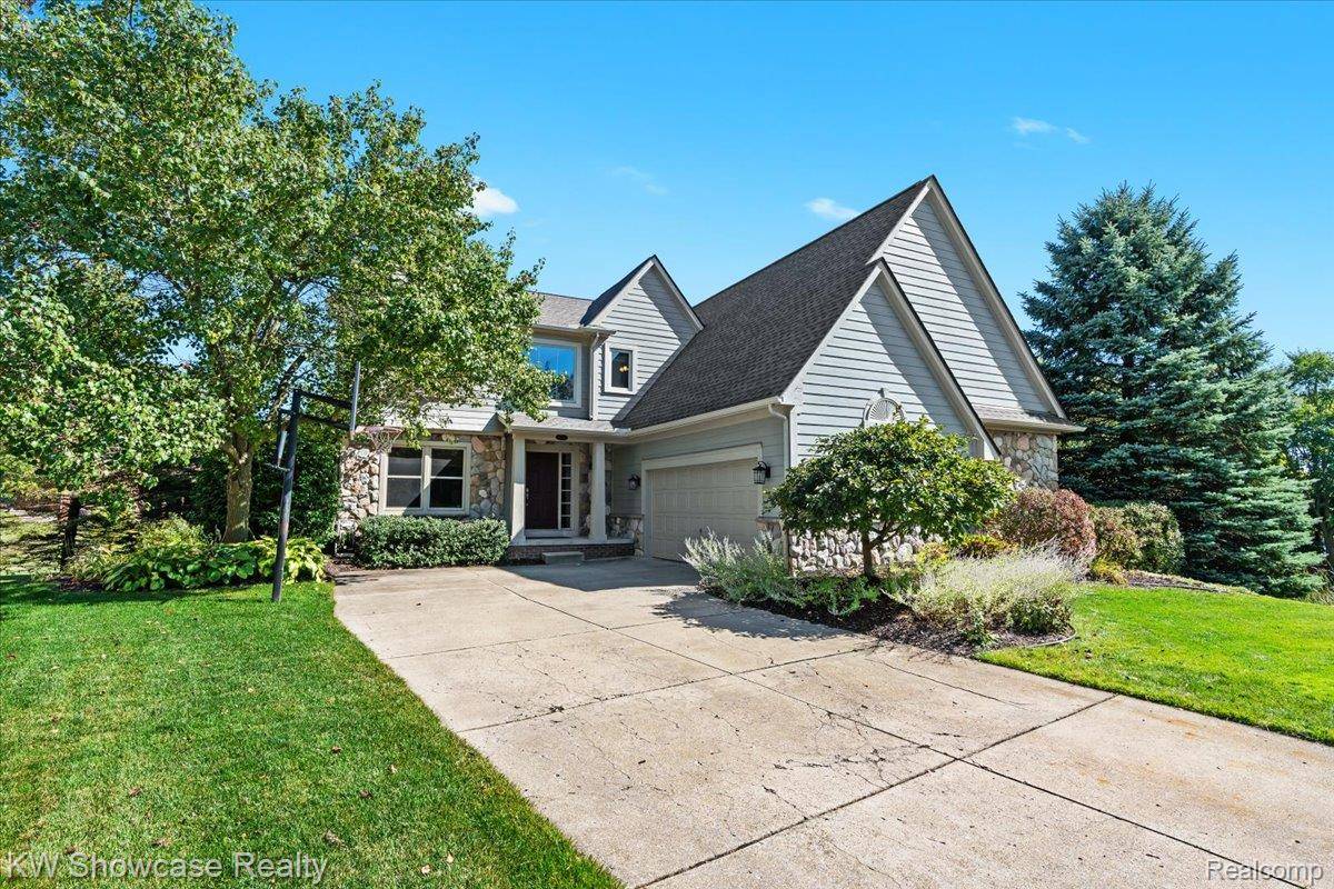 Novi, MI 48377,44847 Larkspur