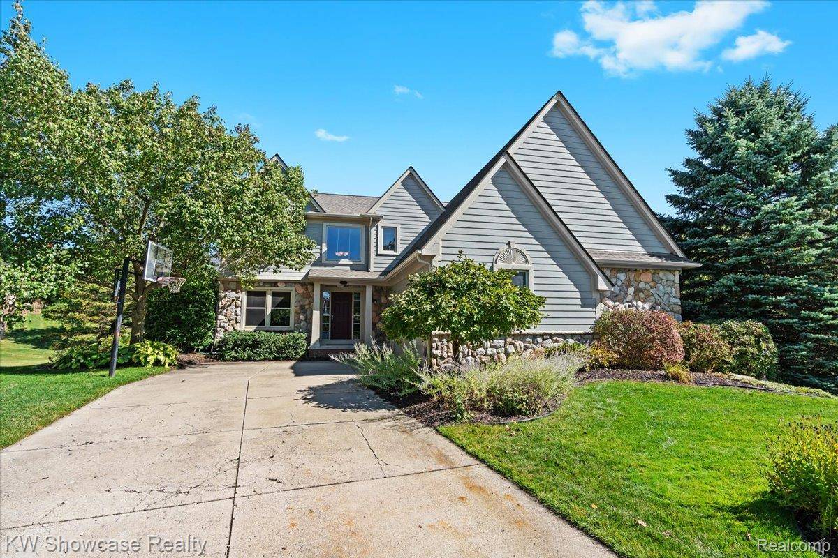 Novi, MI 48377,44847 Larkspur