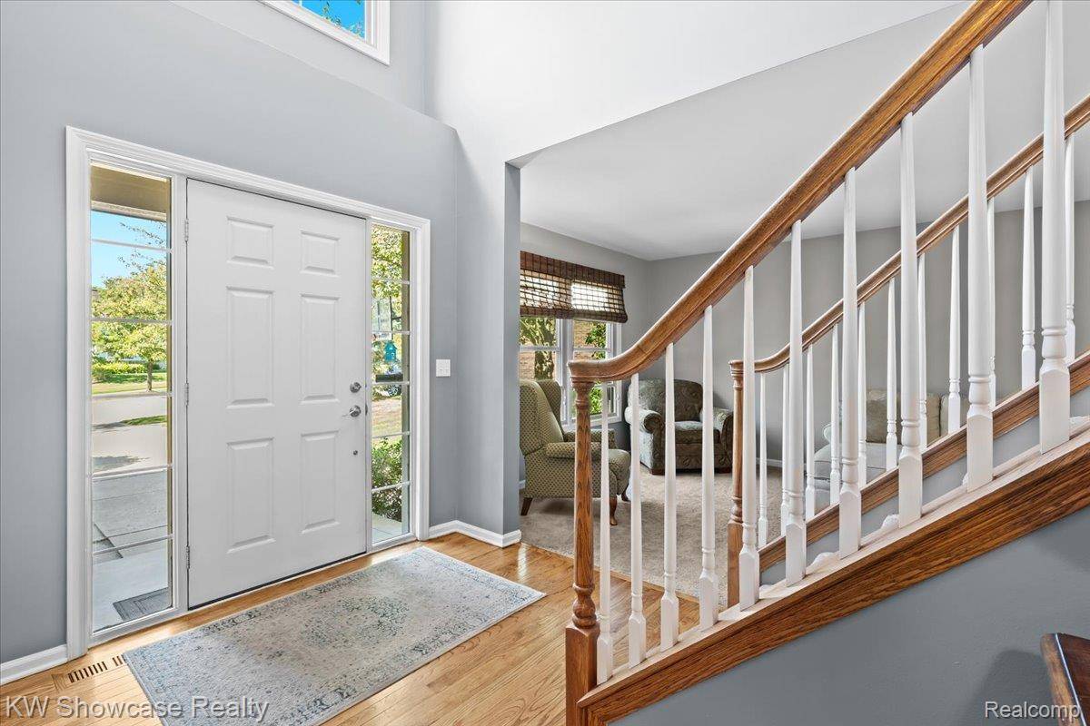 Novi, MI 48377,44847 Larkspur