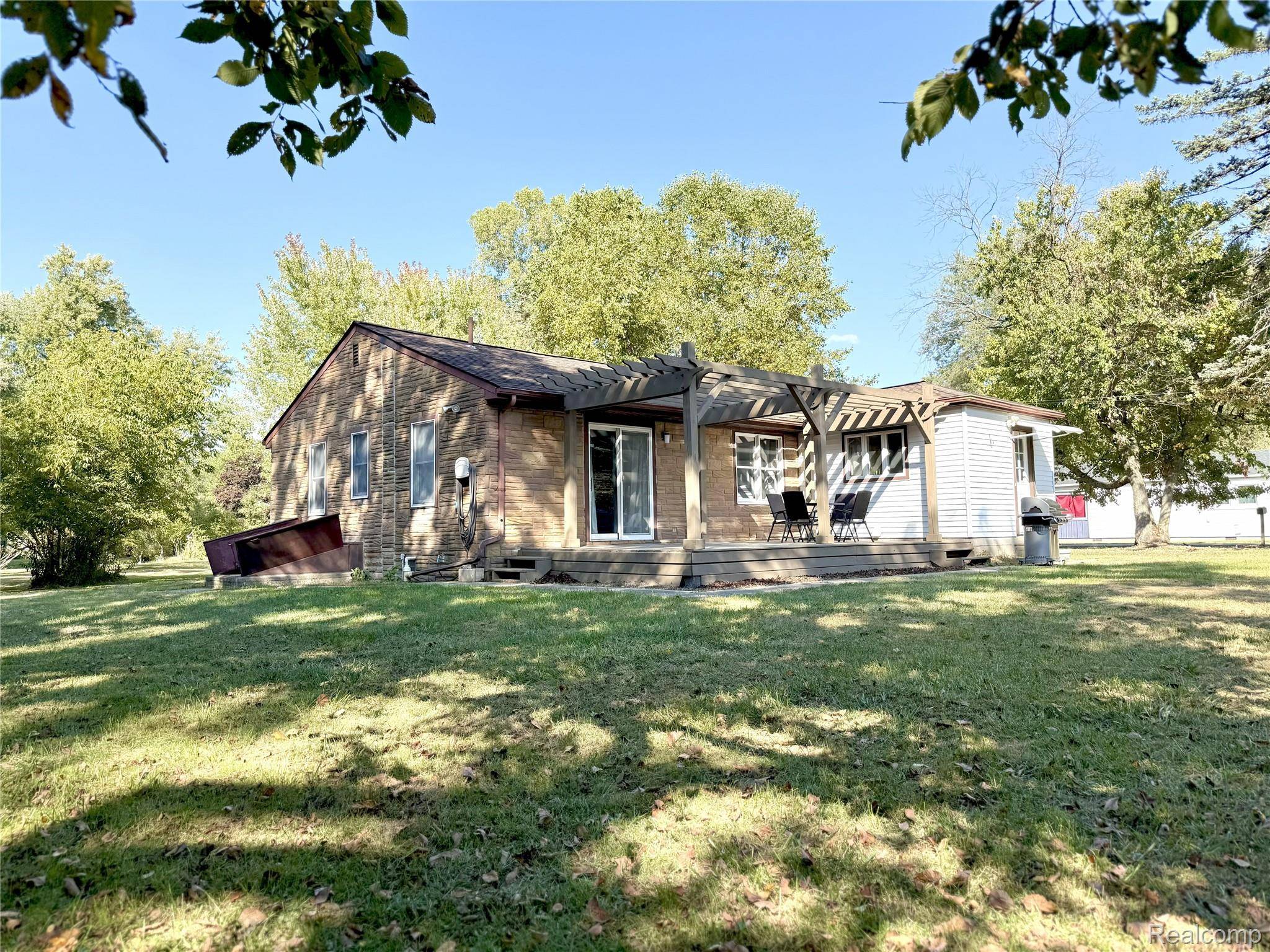 Farmington Hills, MI 48335,21045 Cass ST