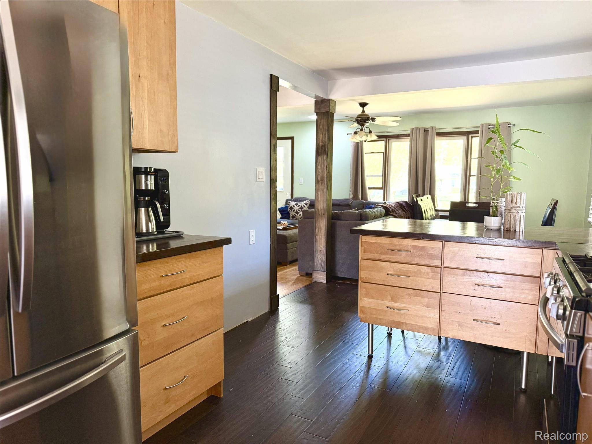 Farmington Hills, MI 48335,21045 Cass ST